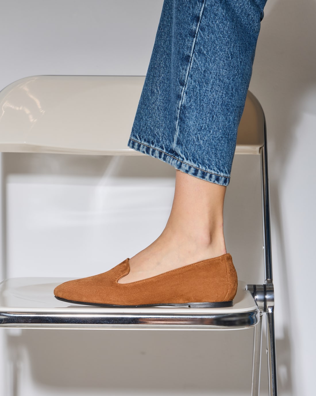 Коричневые замшевые мокасины