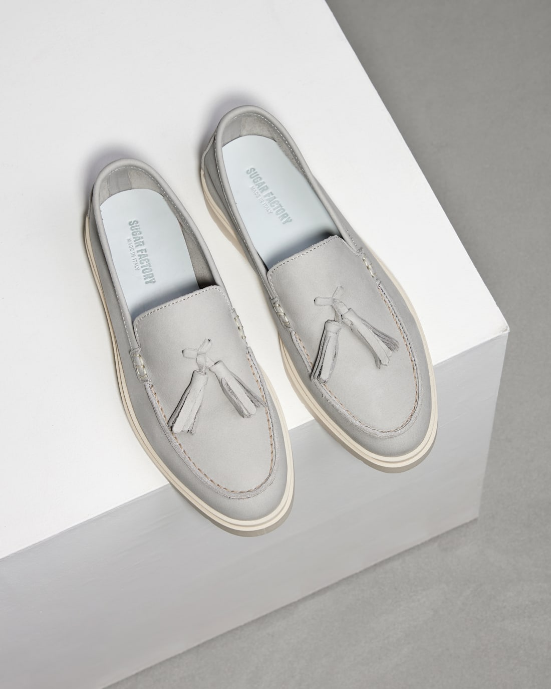 Светло-серые лоферы из нубука - Image 2 of 5