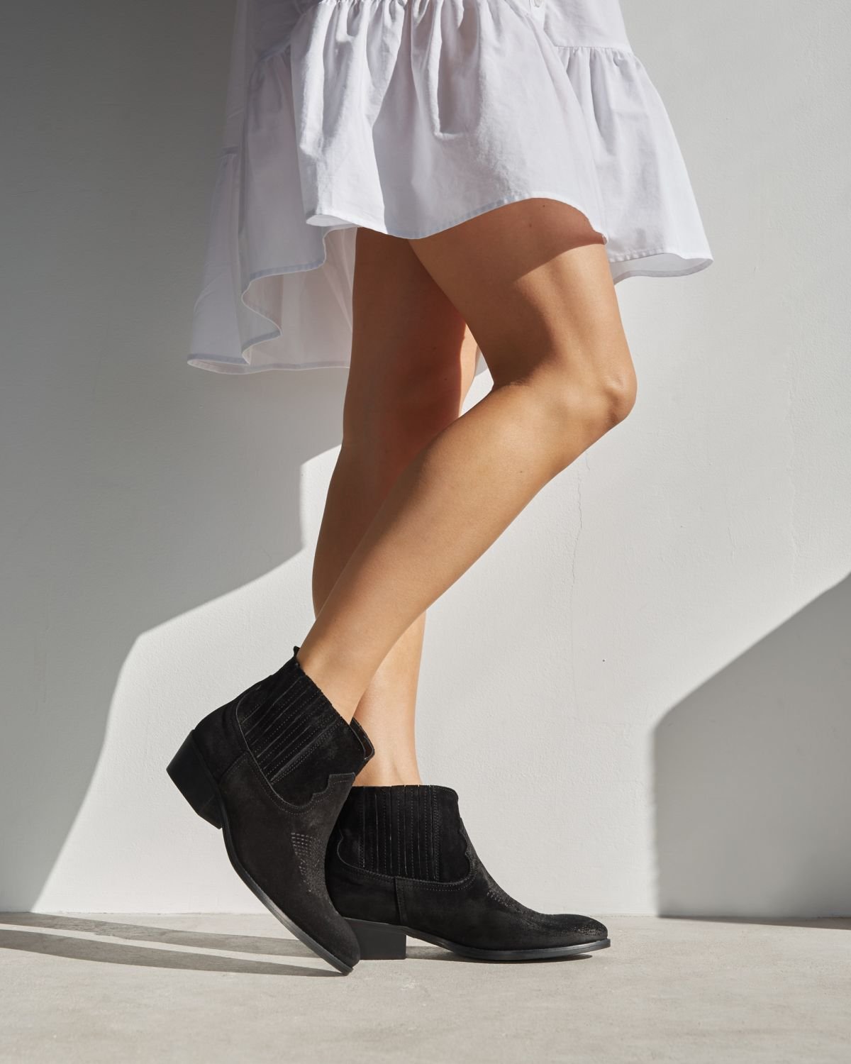 Черные замшевые казаки - Image 4 of 5