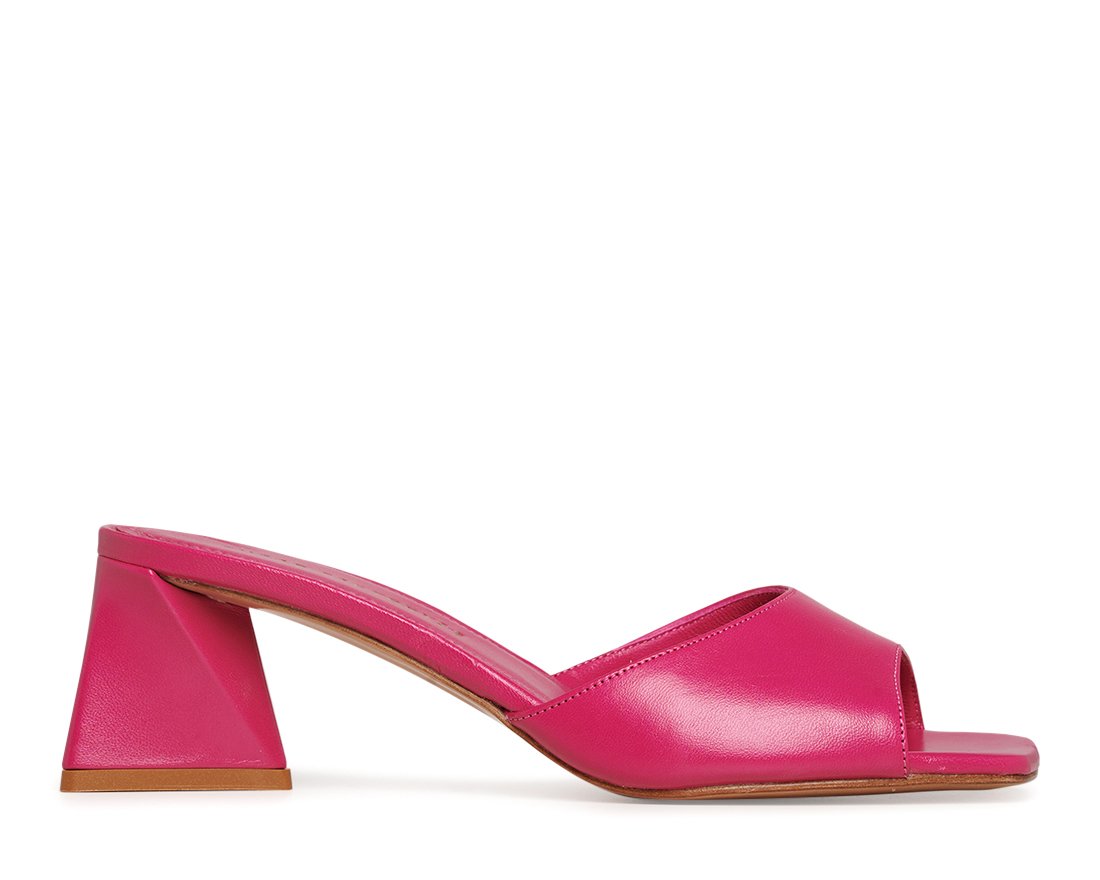 Розовые кожаные мюли