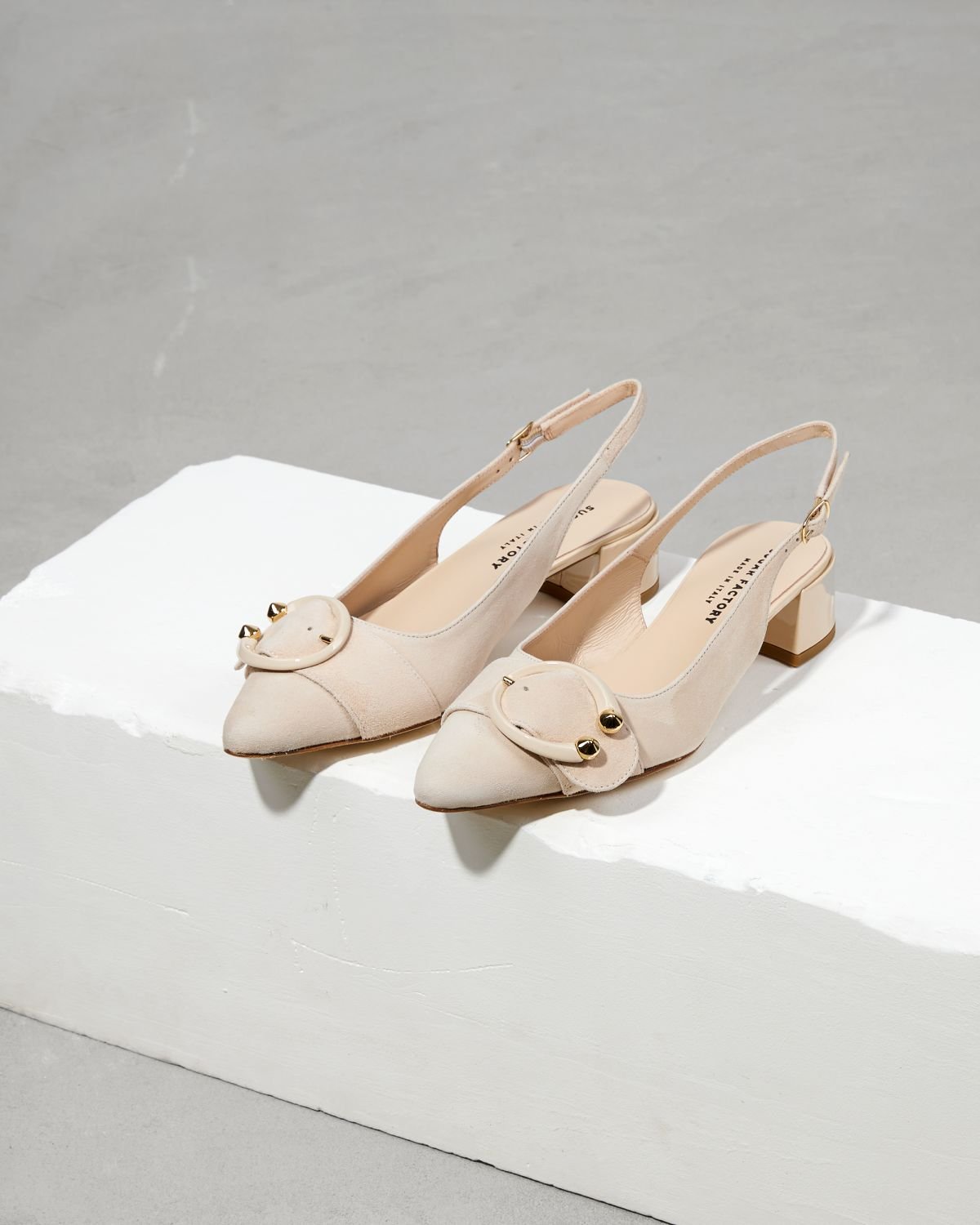 Светло-бежевые замшевые туфли - Image 3 of 6