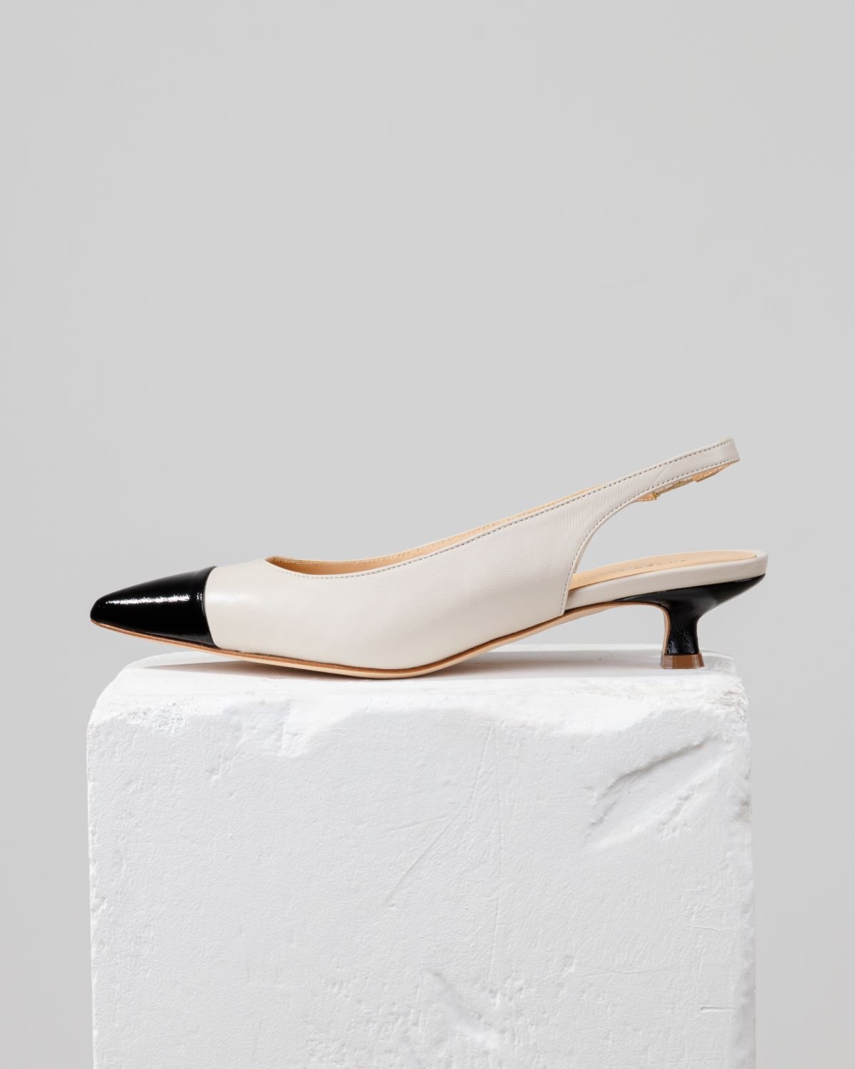 Светло-серые кожаные туфли - Main image