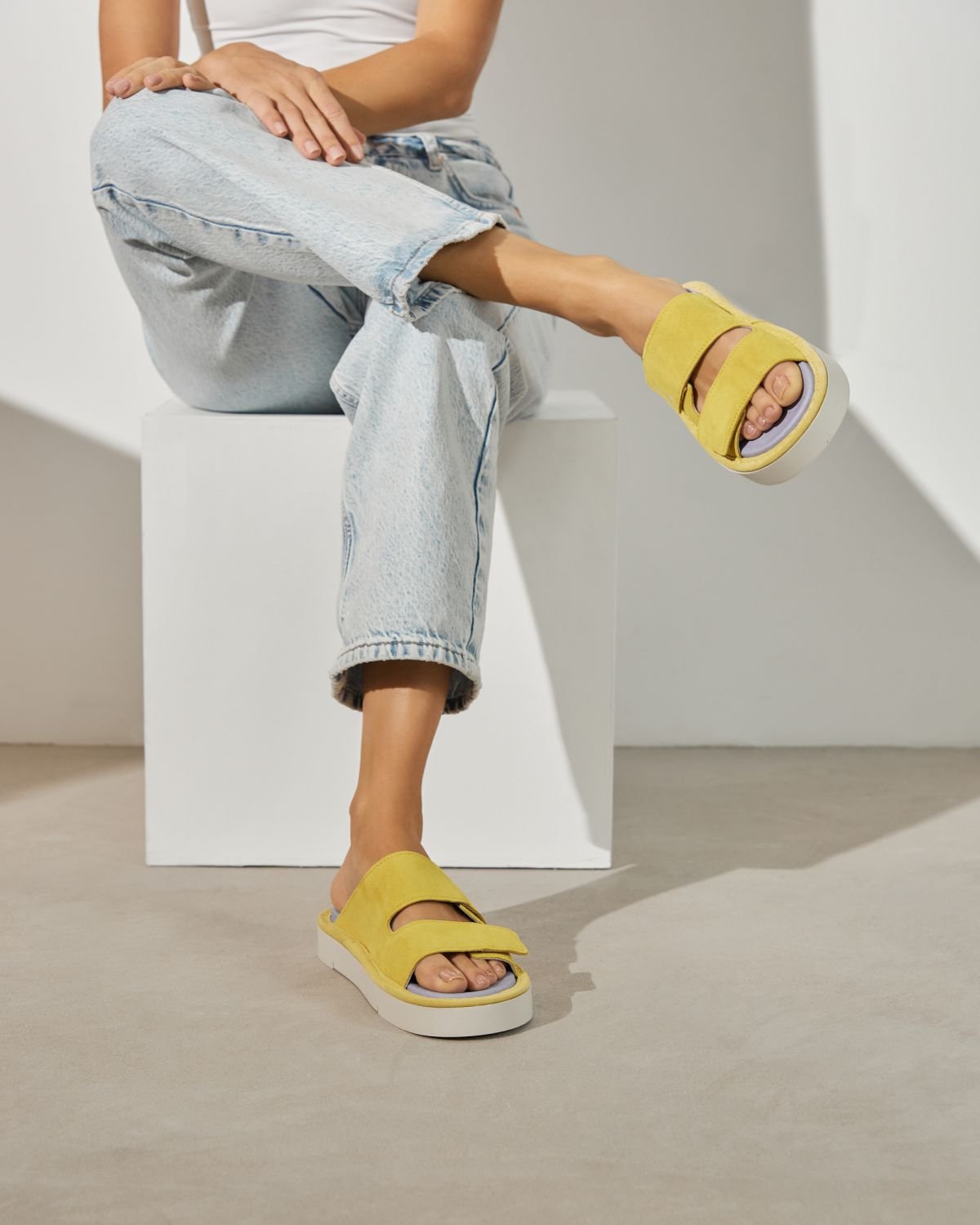 Желтые замшевые шлепанцы - Image 5 of 6