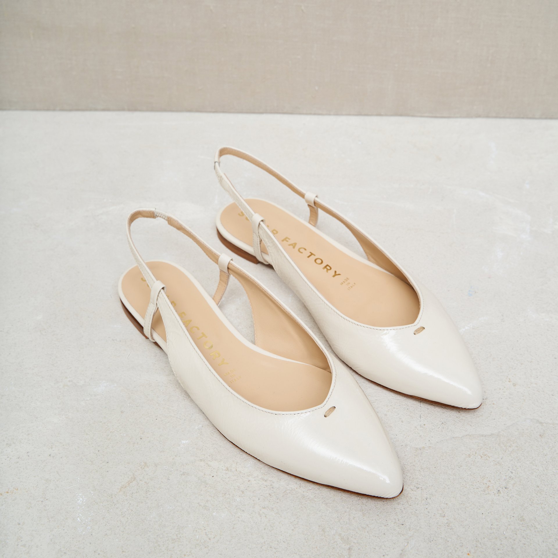 Бежевые кожаные балетки - Main image