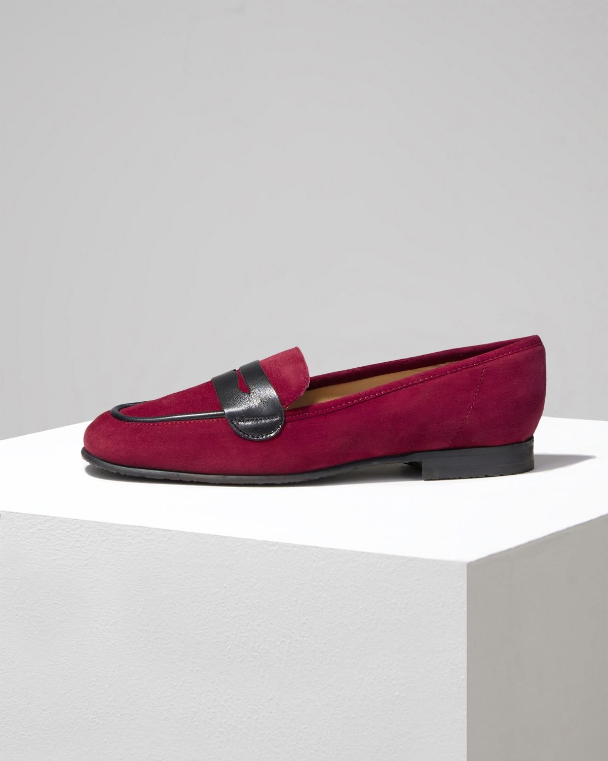 Бордовые замшевые лоферы - Main image