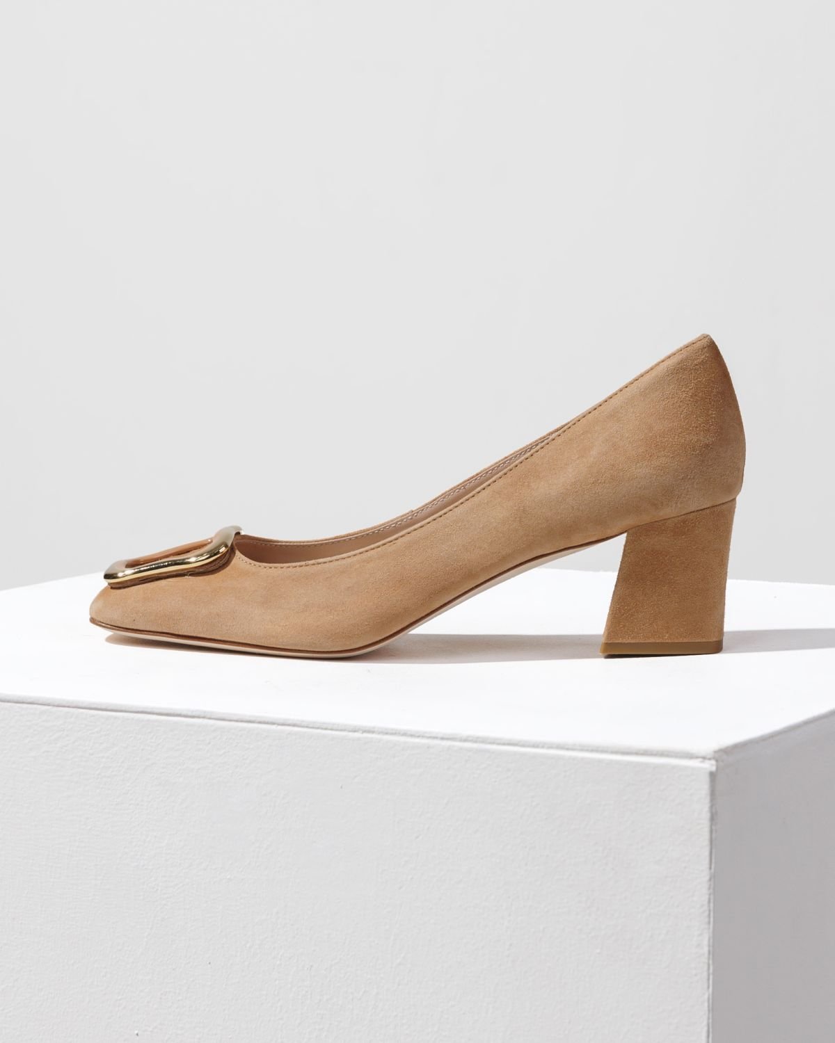 Бежевые замшевые туфли - Main image