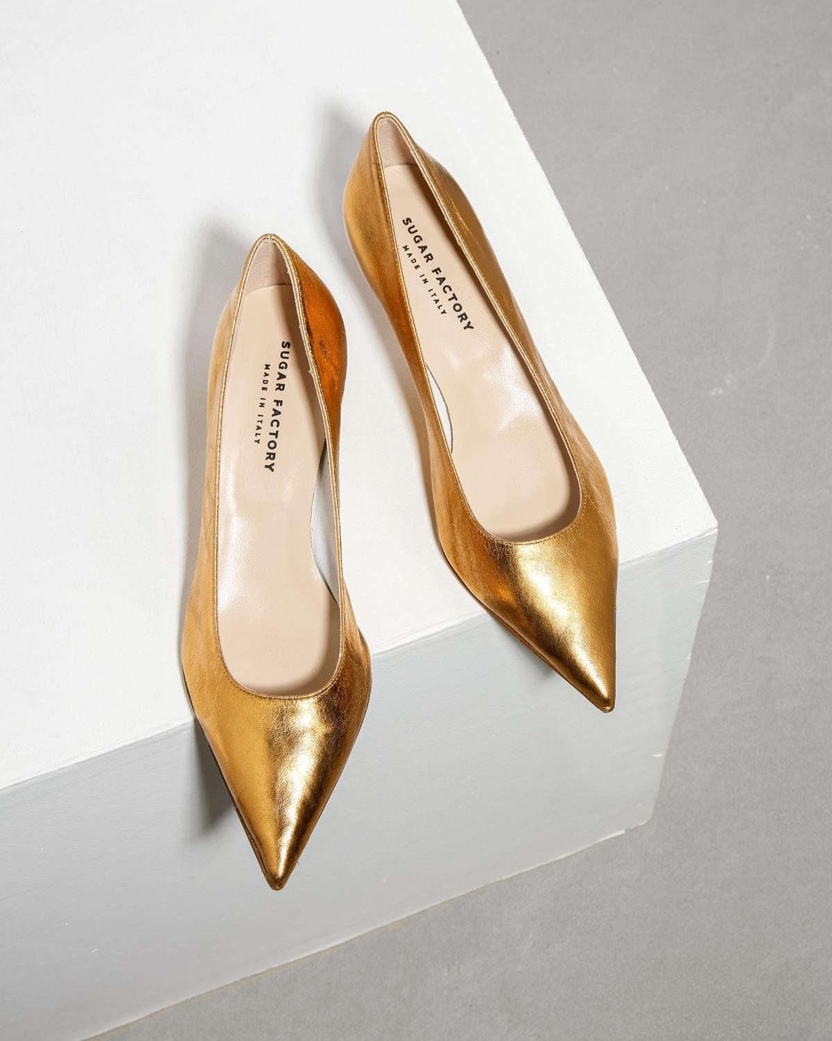 Блестящие оранжевые туфли - Image 2 of 6