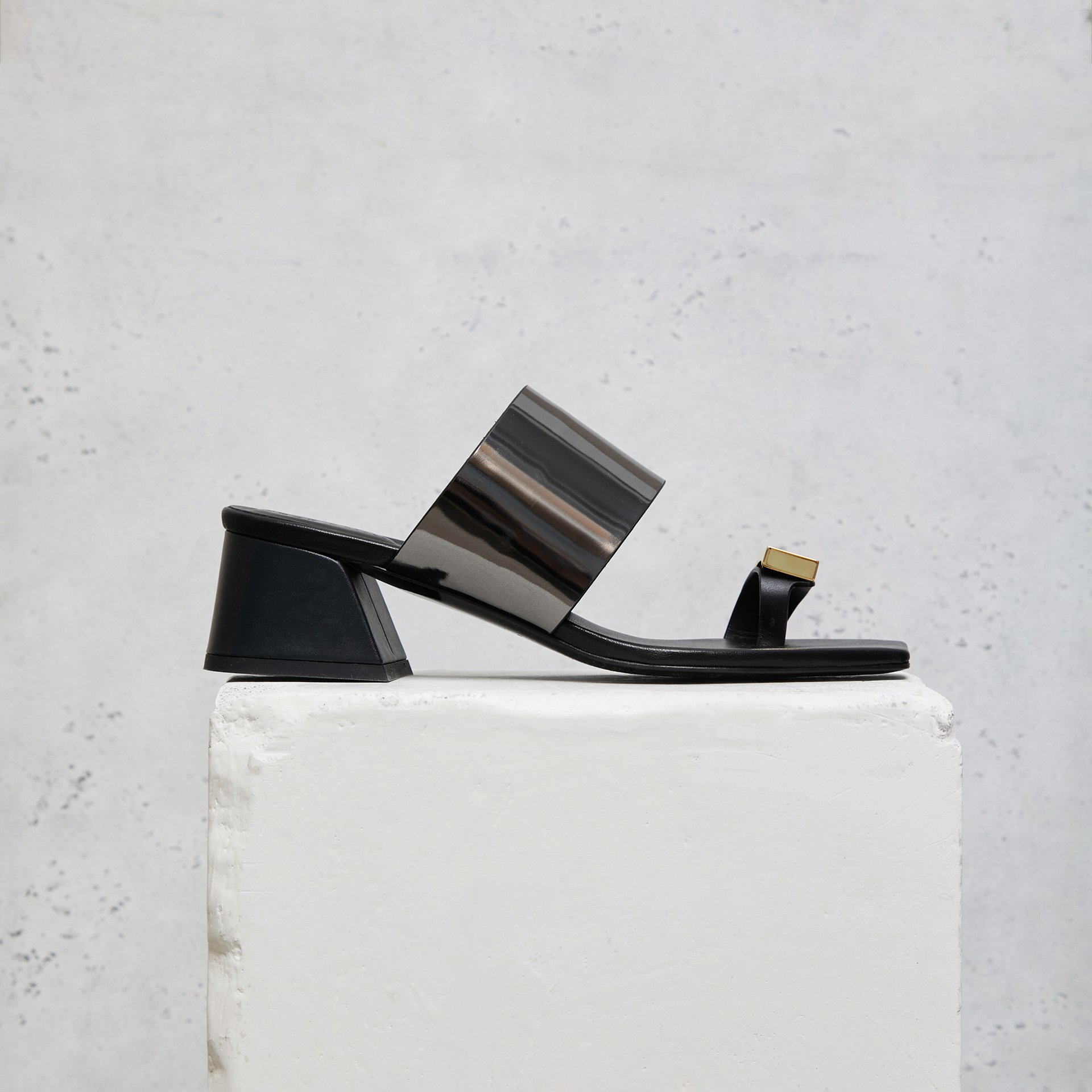 Черные кожаные мюли - Main image