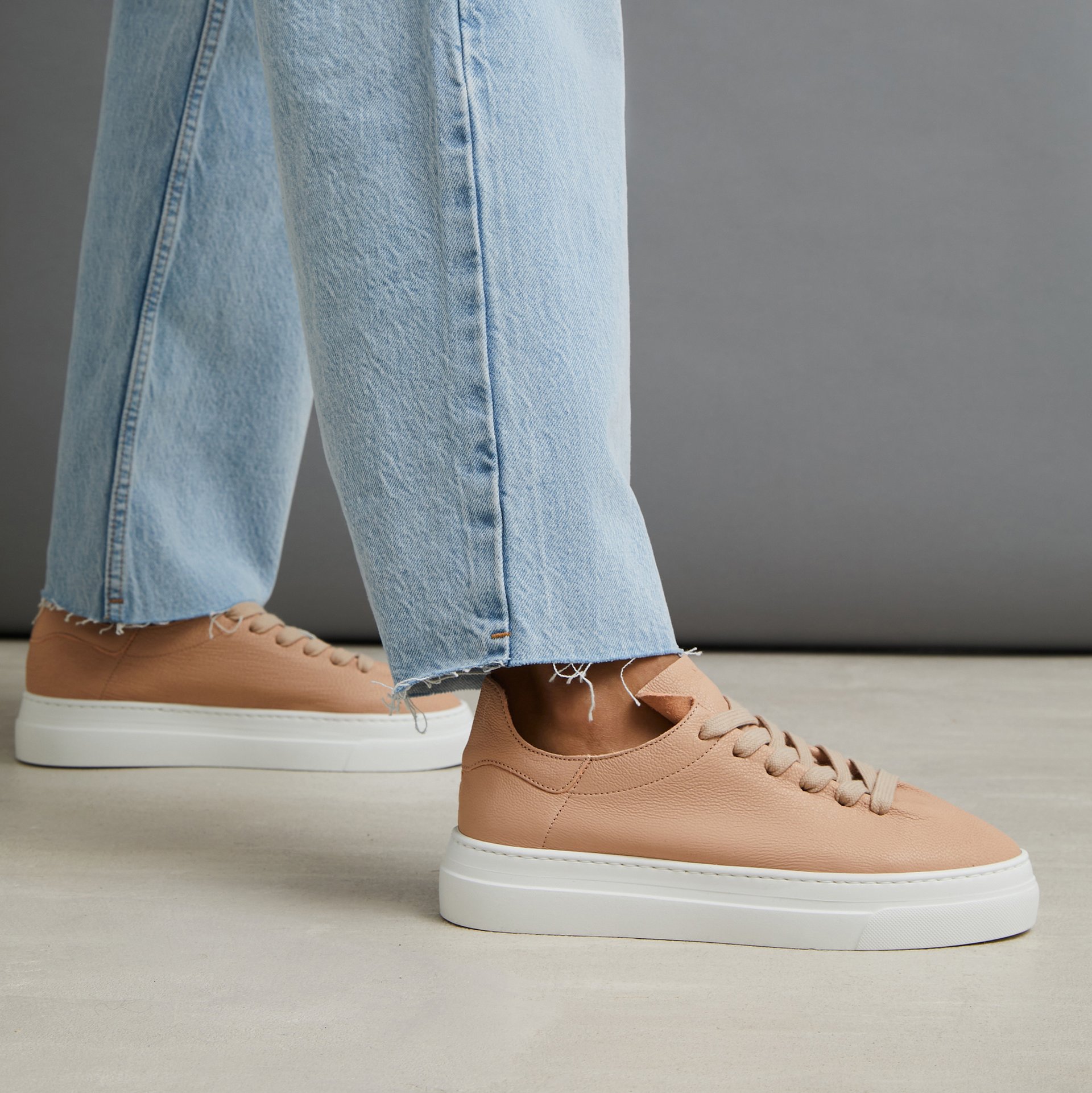 Бежево-розовые кожаные кеды - Image 4 of 5