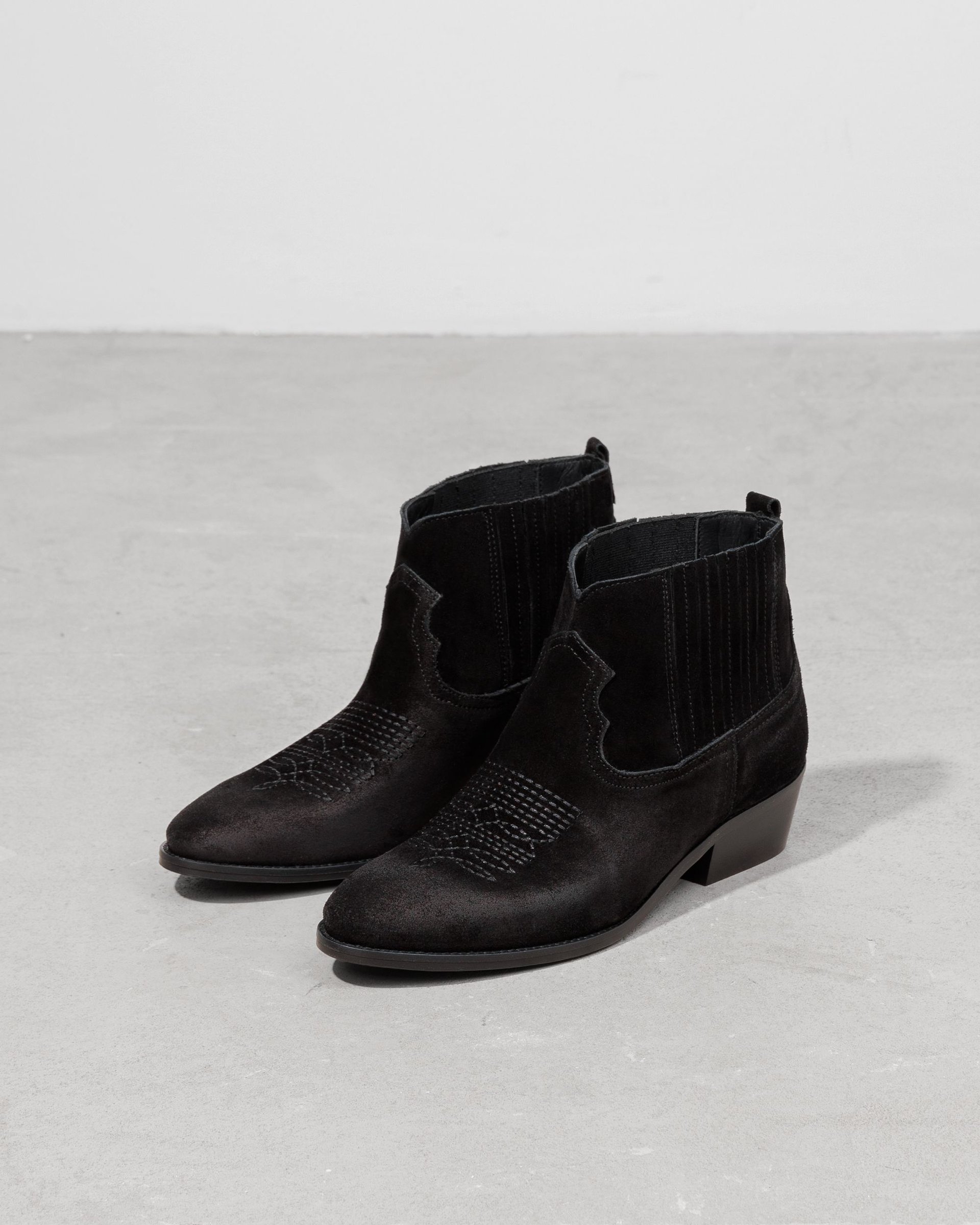 Черные замшевые казаки - Image 2 of 5