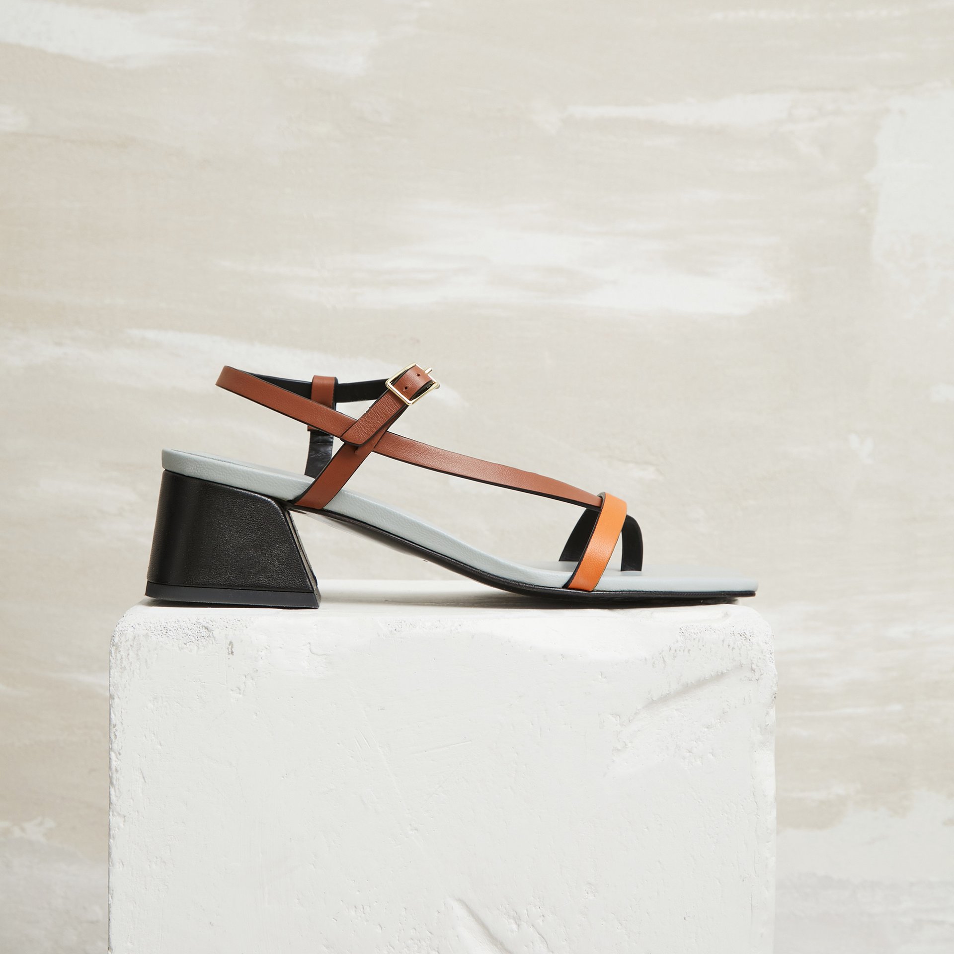 Коричневые кожаные босоножки - Main image