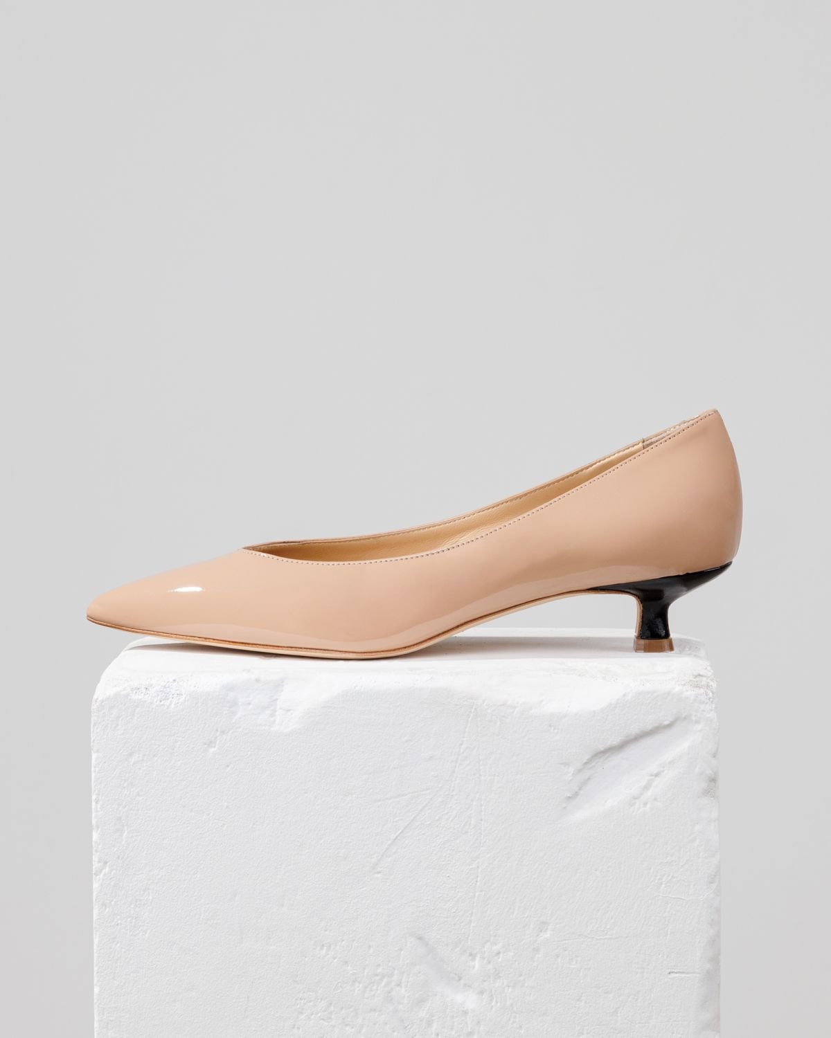 Бежево-розовые кожаные туфли - Main image