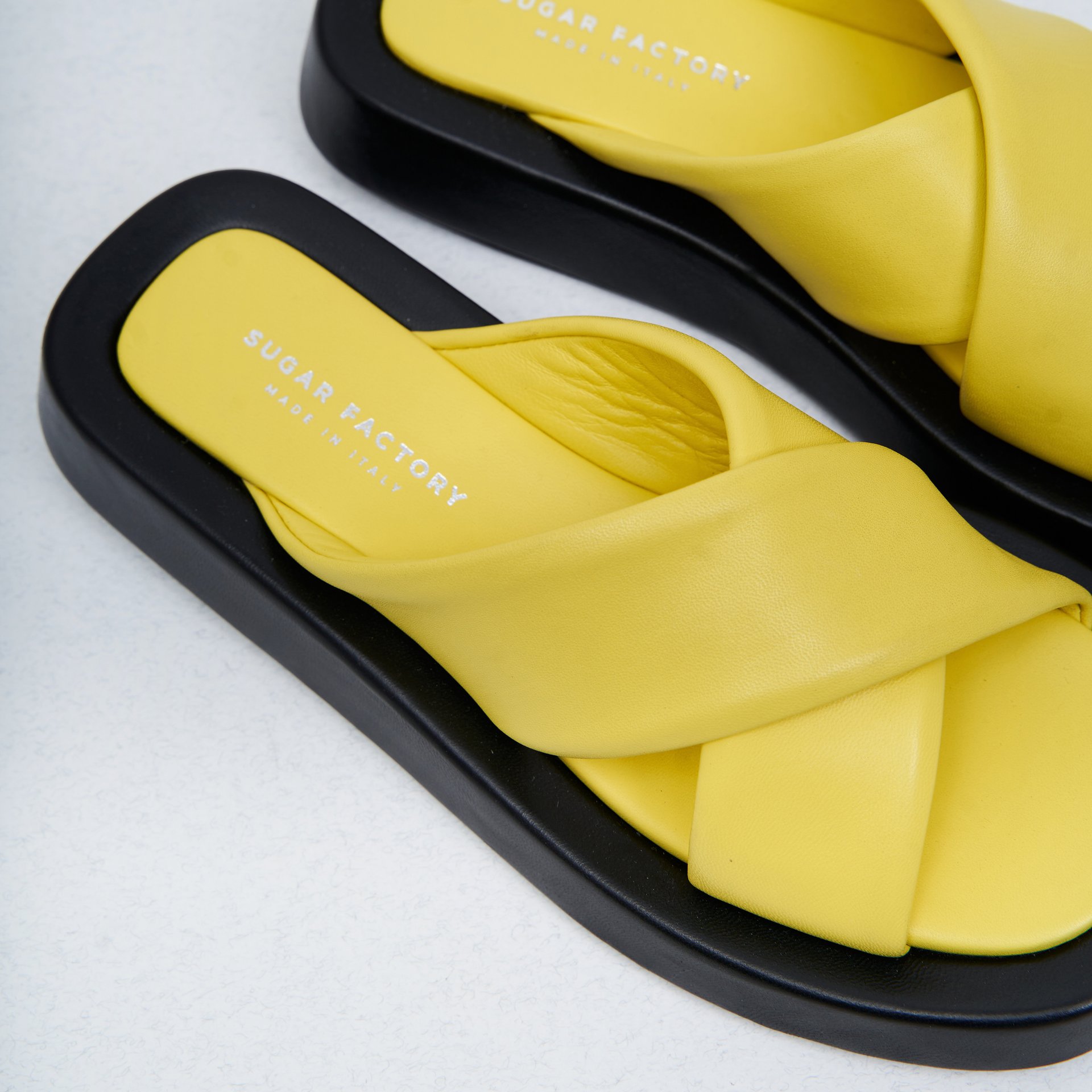 Желтые кожаные слайдеры - Image 3 of 5