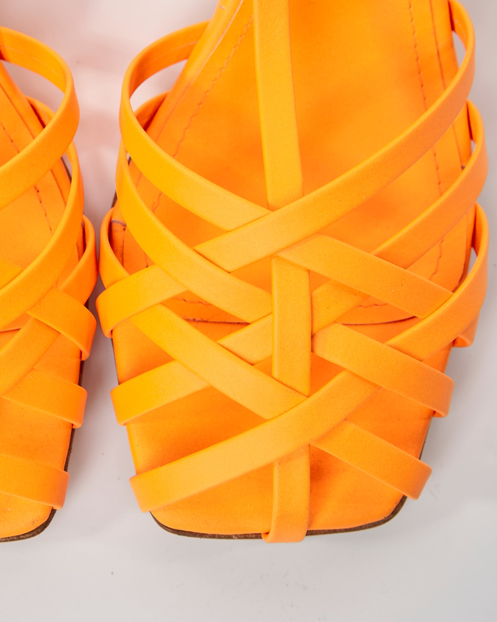 Ярко-оранжевые кожаные босоножки - Image 3 of 5