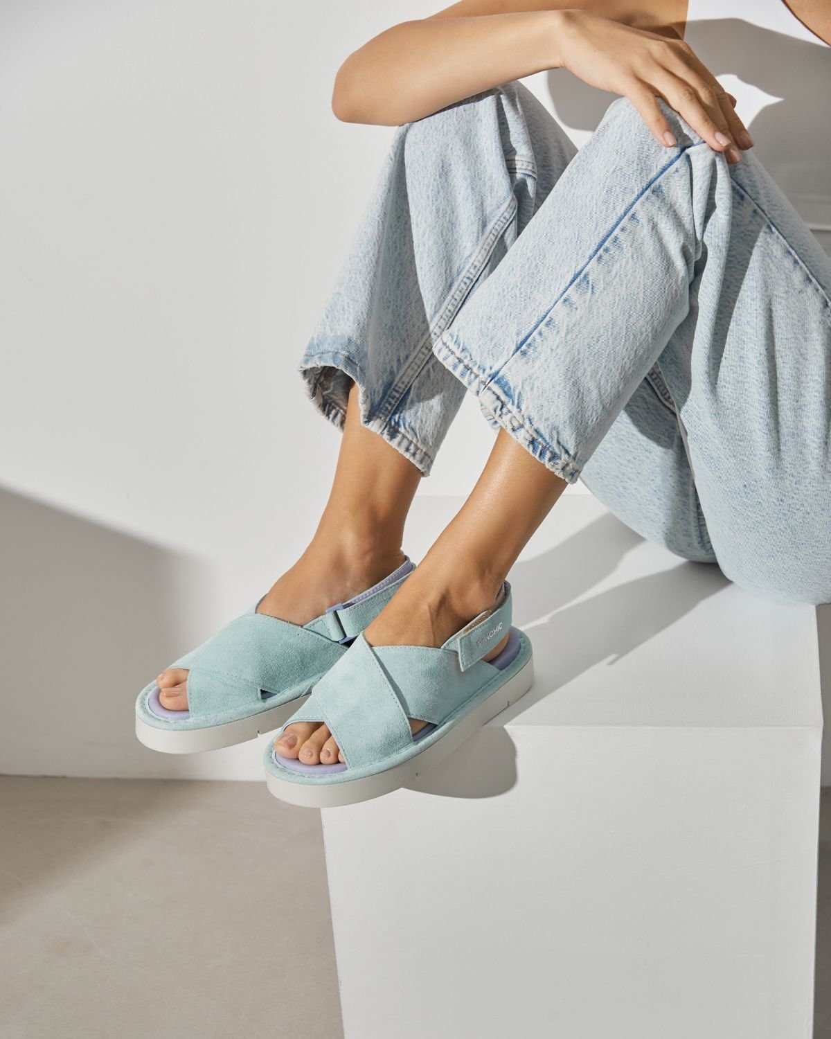 Светло-бирюзовые замшевые сандалии - Image 5 of 6