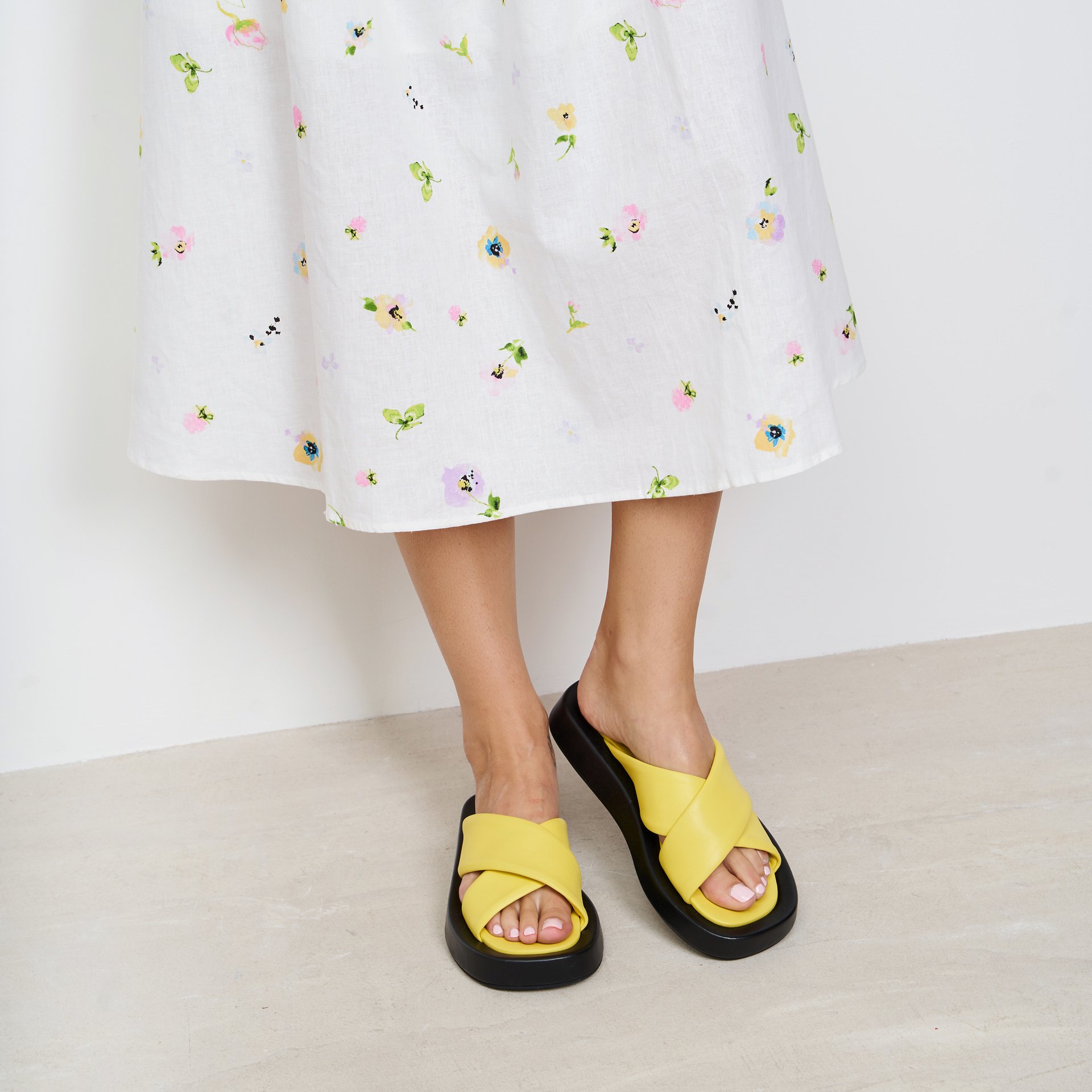 Желтые кожаные слайдеры - Image 4 of 5