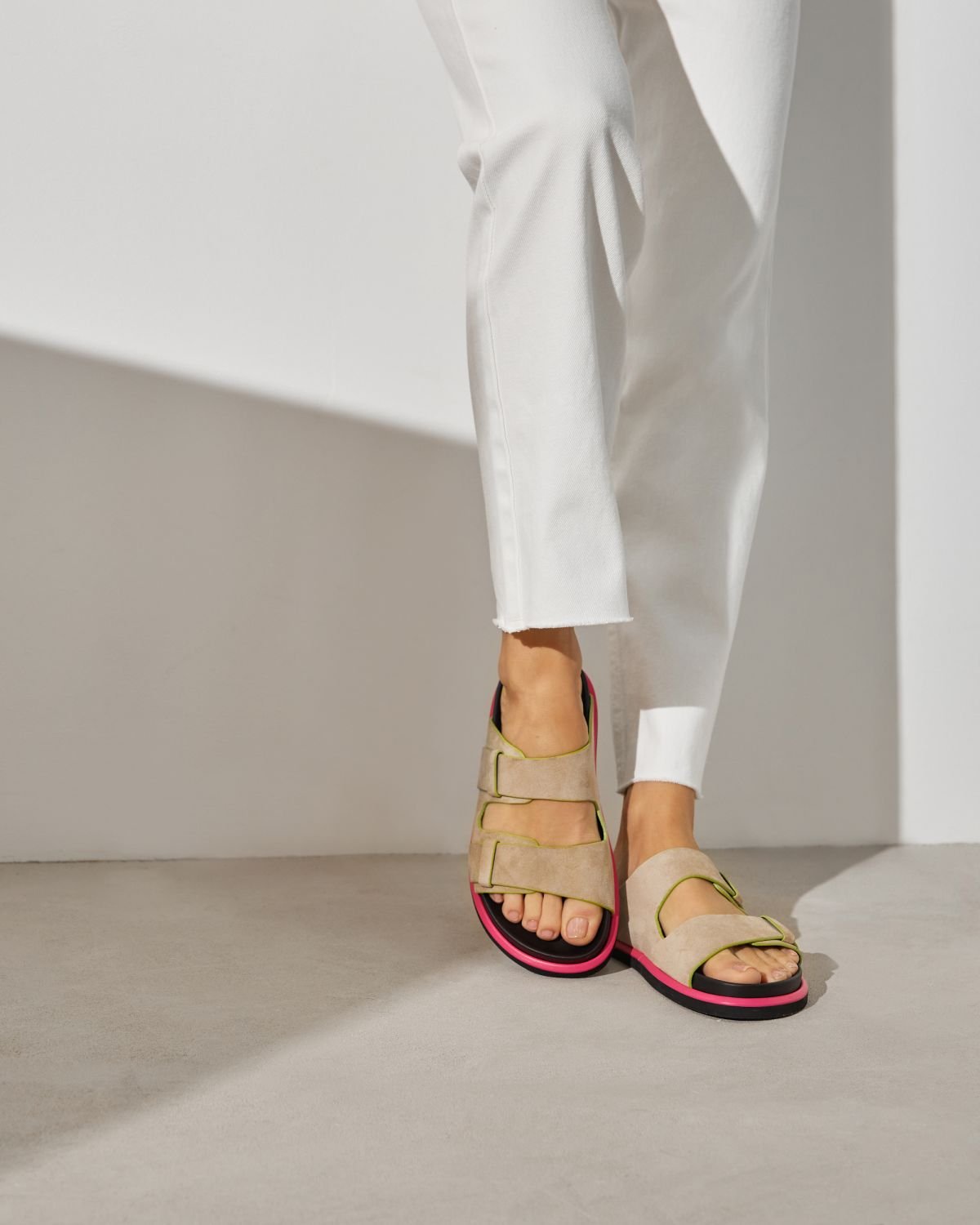 Бежевые замшевые шлепанцы - Image 5 of 6