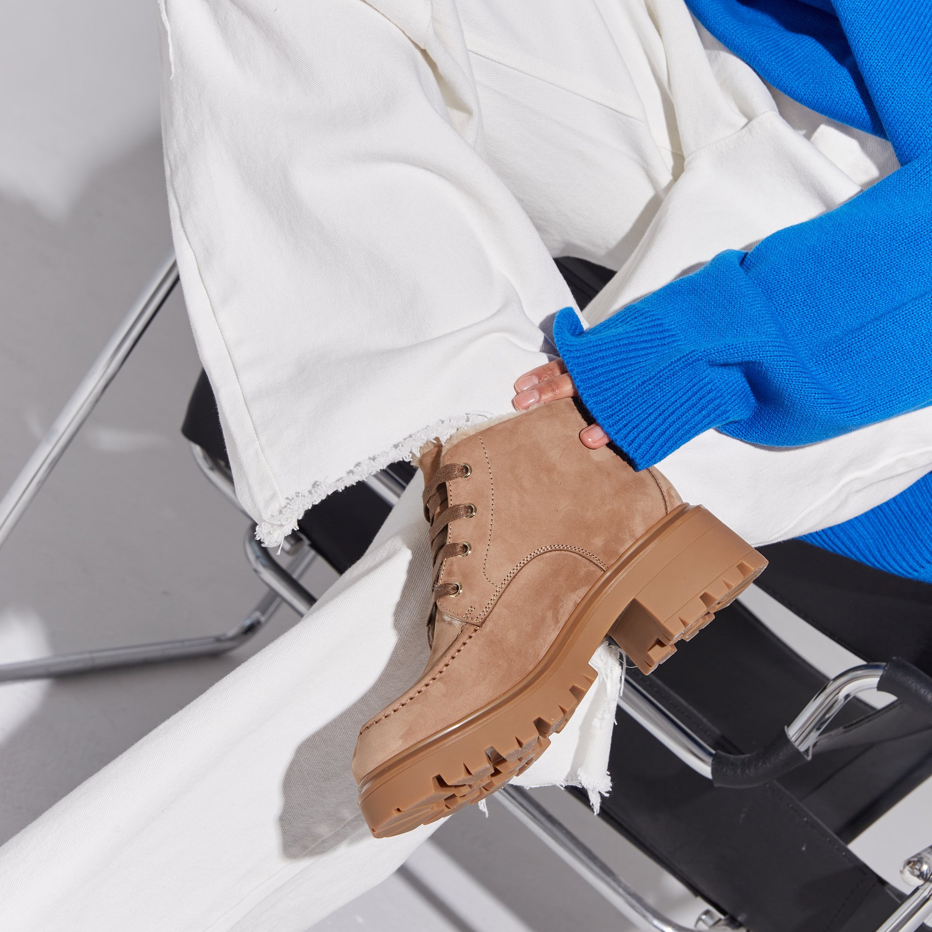 Зимние бежевые замшевые ботинки - Image 5 of 6