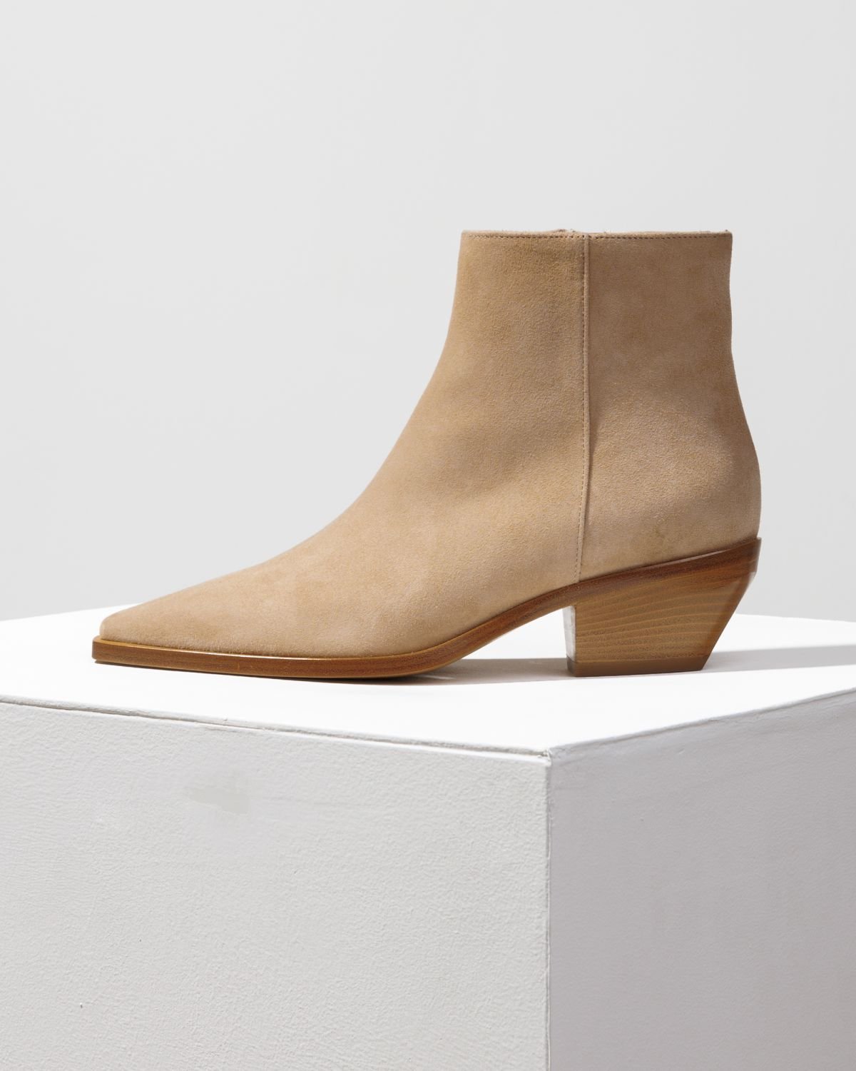 Светло-бежевые замшевые ботильоны - Main image