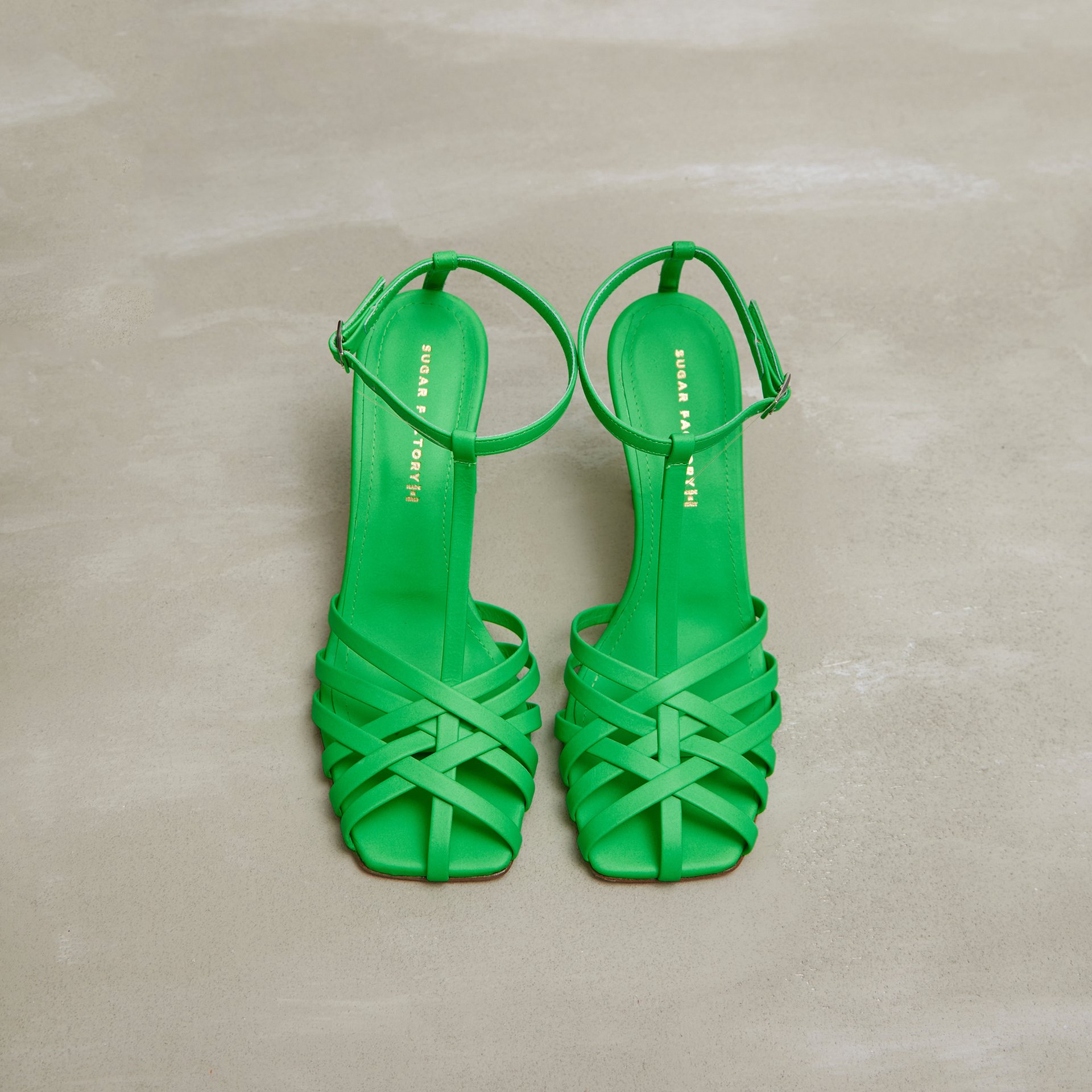 Ярко-зеленые кожаные босоножки - Main image