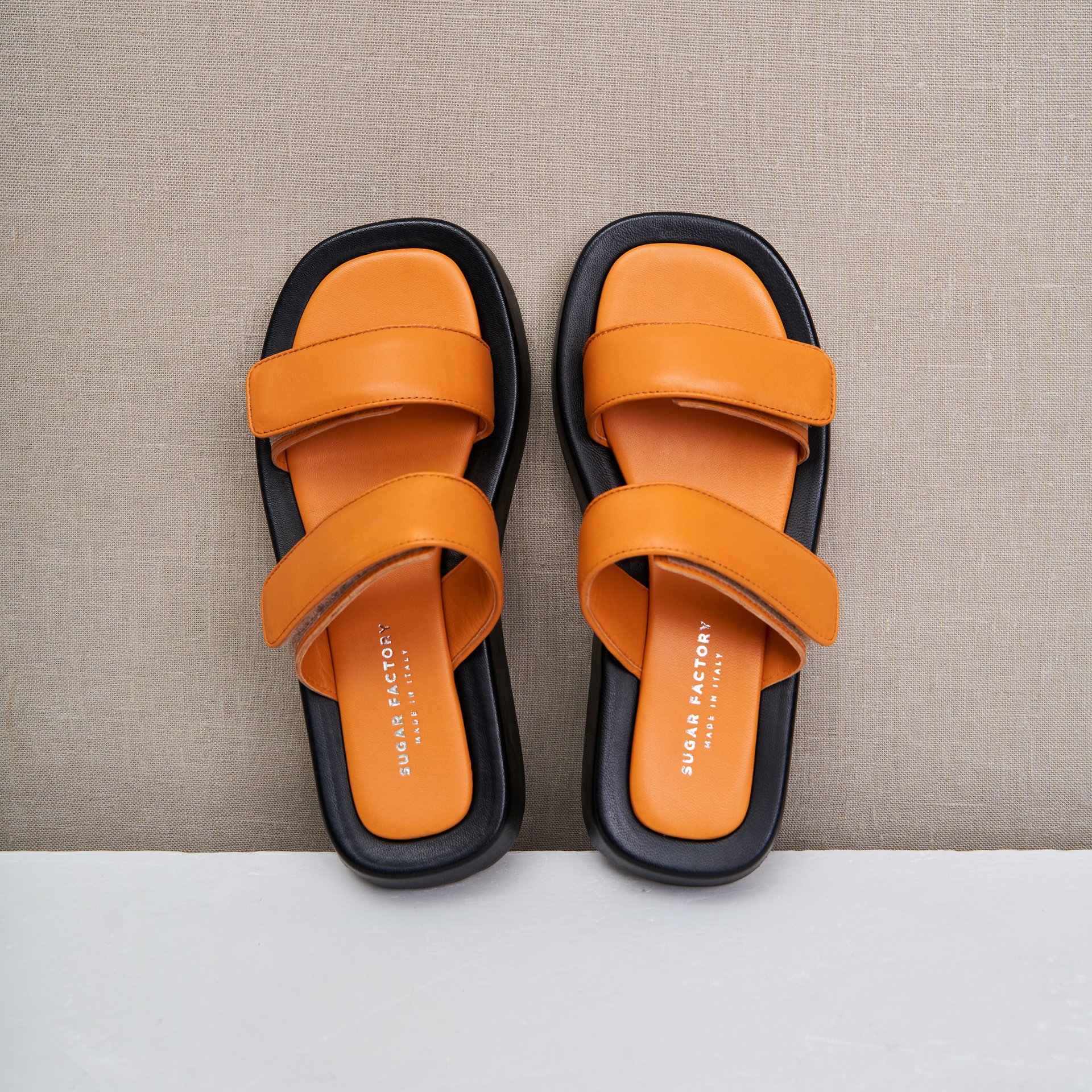 Оранжевые кожаные слайдеры - Image 2 of 5
