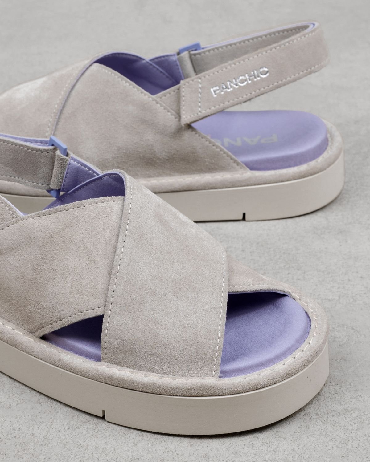 Светло-серые замшевые сандалии - Image 4 of 4