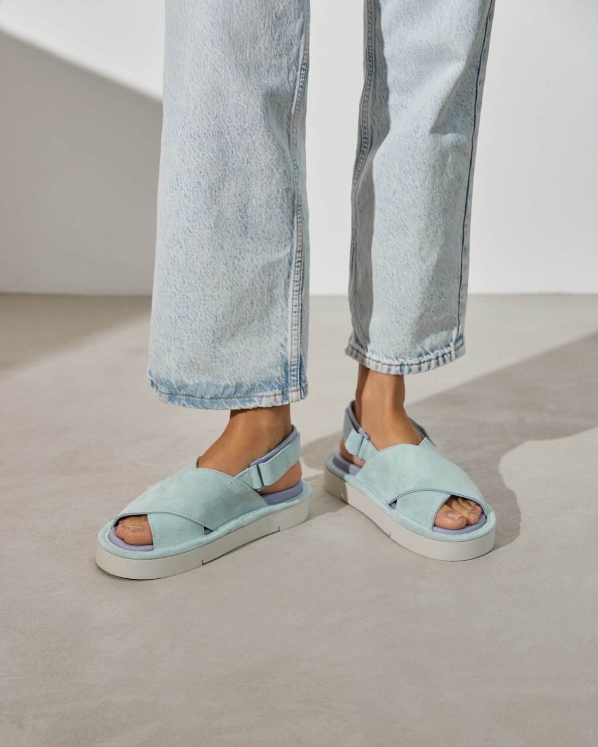 Светло-бирюзовые замшевые сандалии - Image 6 of 6