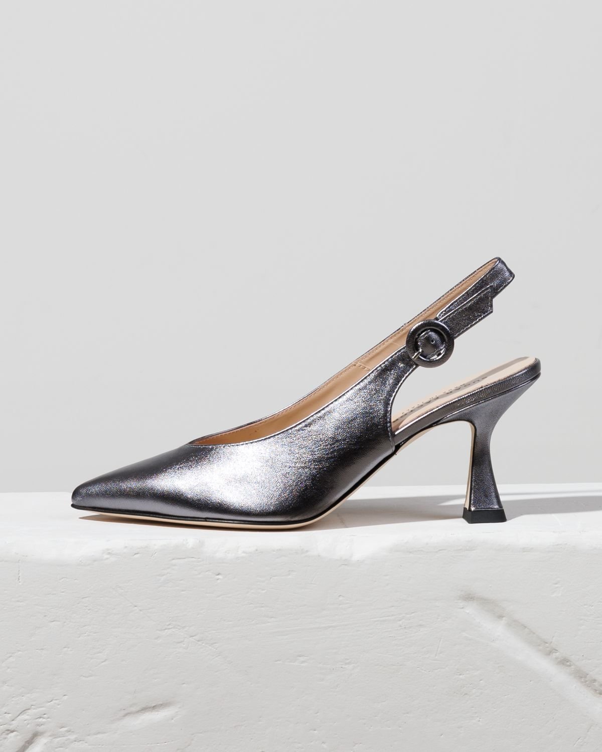 Серые блестящие туфли - Main image