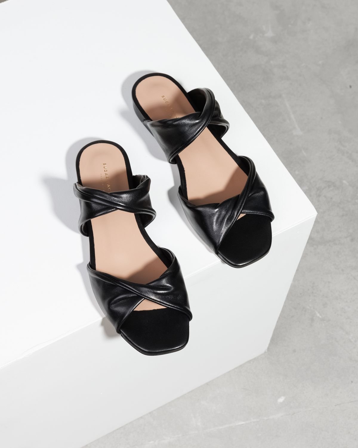 Черные кожаные босоножки - Image 2 of 6