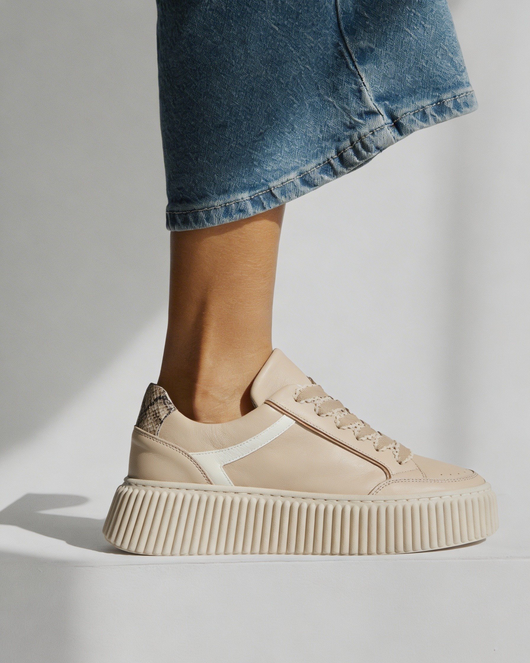 Бежевые кожаные кеды  - Image 2 of 5