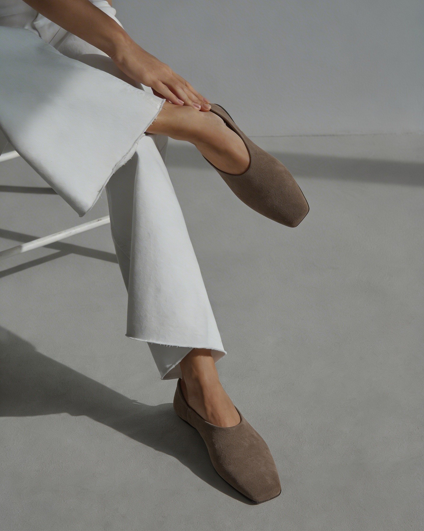 Замшевые туфли цвета таупе - Image 2 of 5