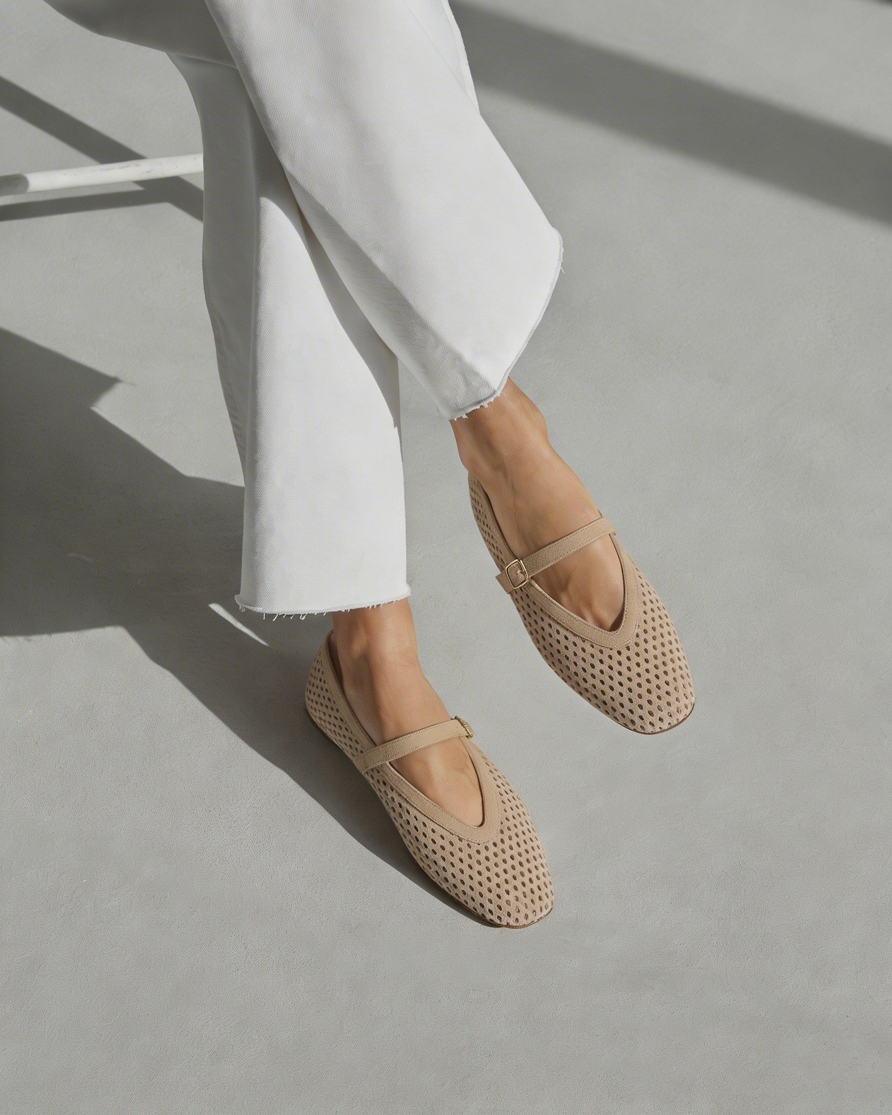 Бежевые перфорированные замшевые балетки - Image 2 of 5