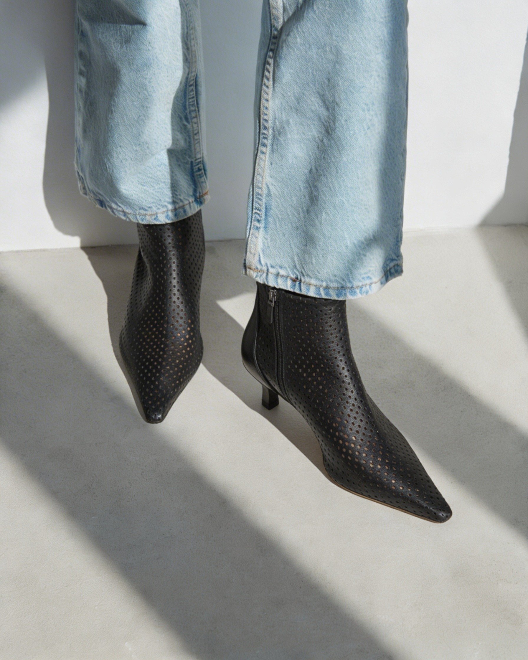 Черные перфорированные ботильоны из натуральной кожи - Image 2 of 5