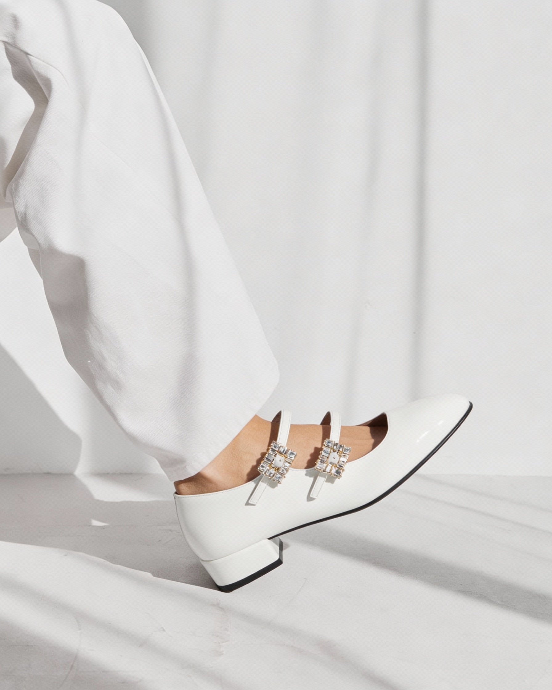 Белые лакированные туфли на низком каблуке - Image 5 of 5