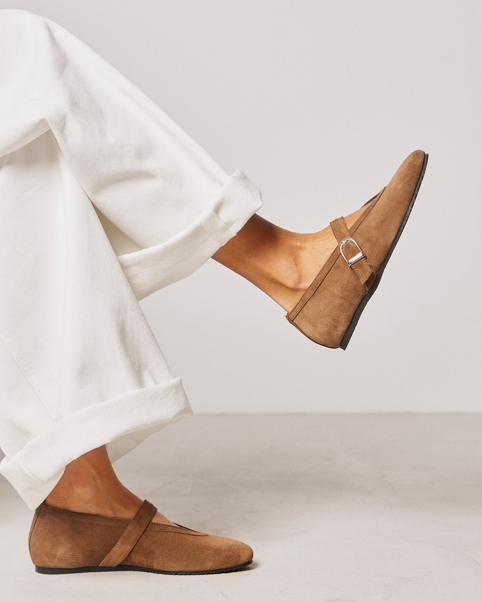 Замшевые балетки бежевого цвета - Image 5 of 5