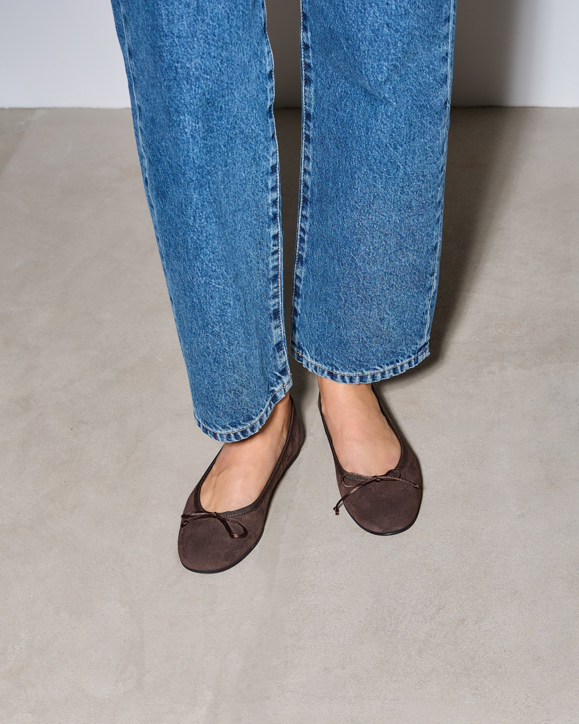 Тёмно-коричневые замшевые балетки - Image 5 of 7