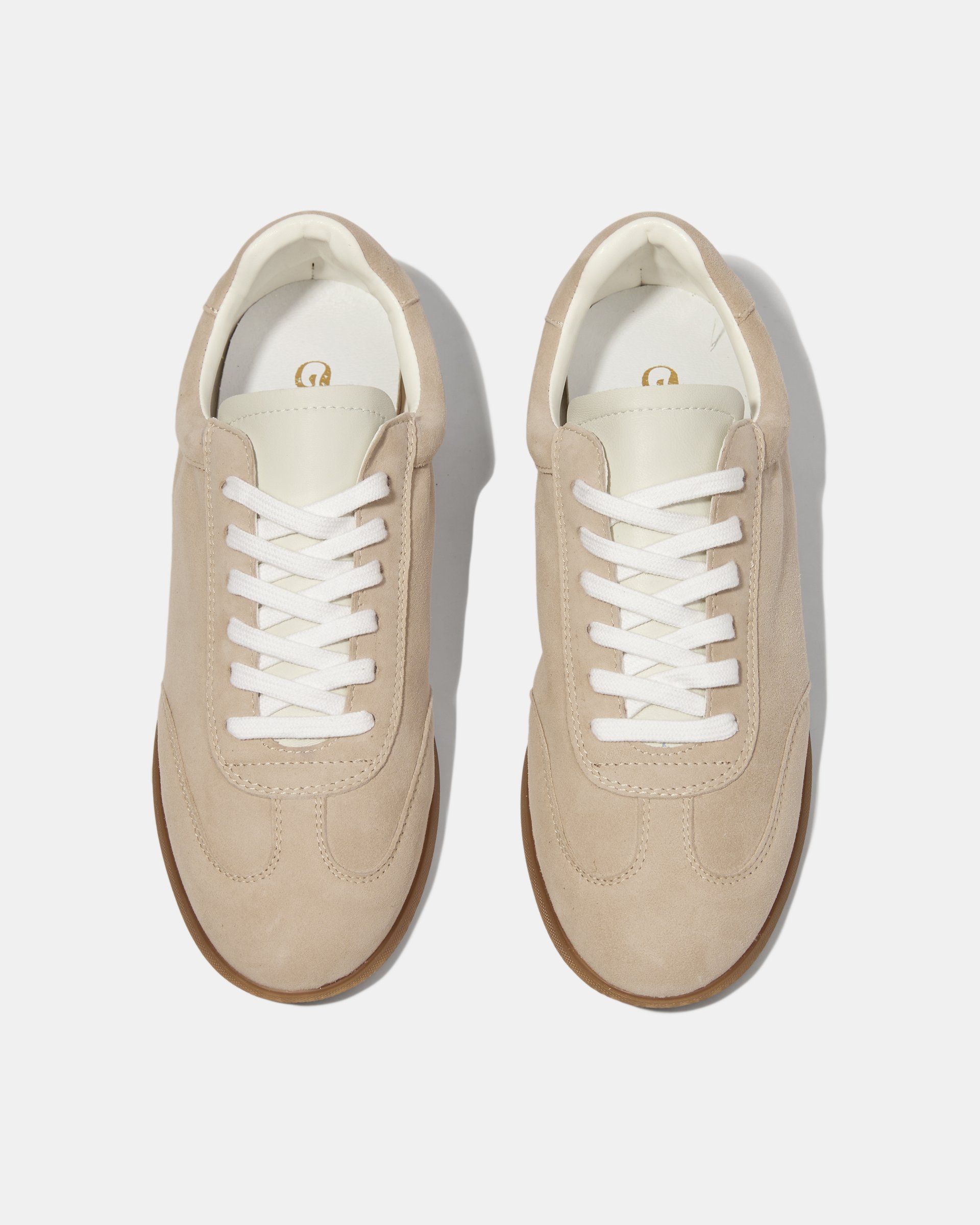 Бежевые замшевые кеды