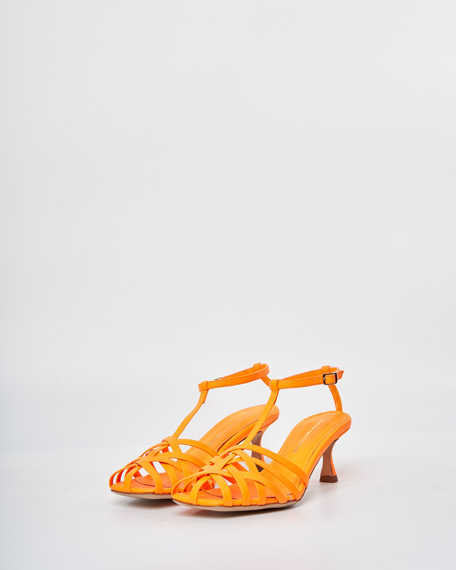 Ярко-оранжевые кожаные босоножки - Image 2 of 5