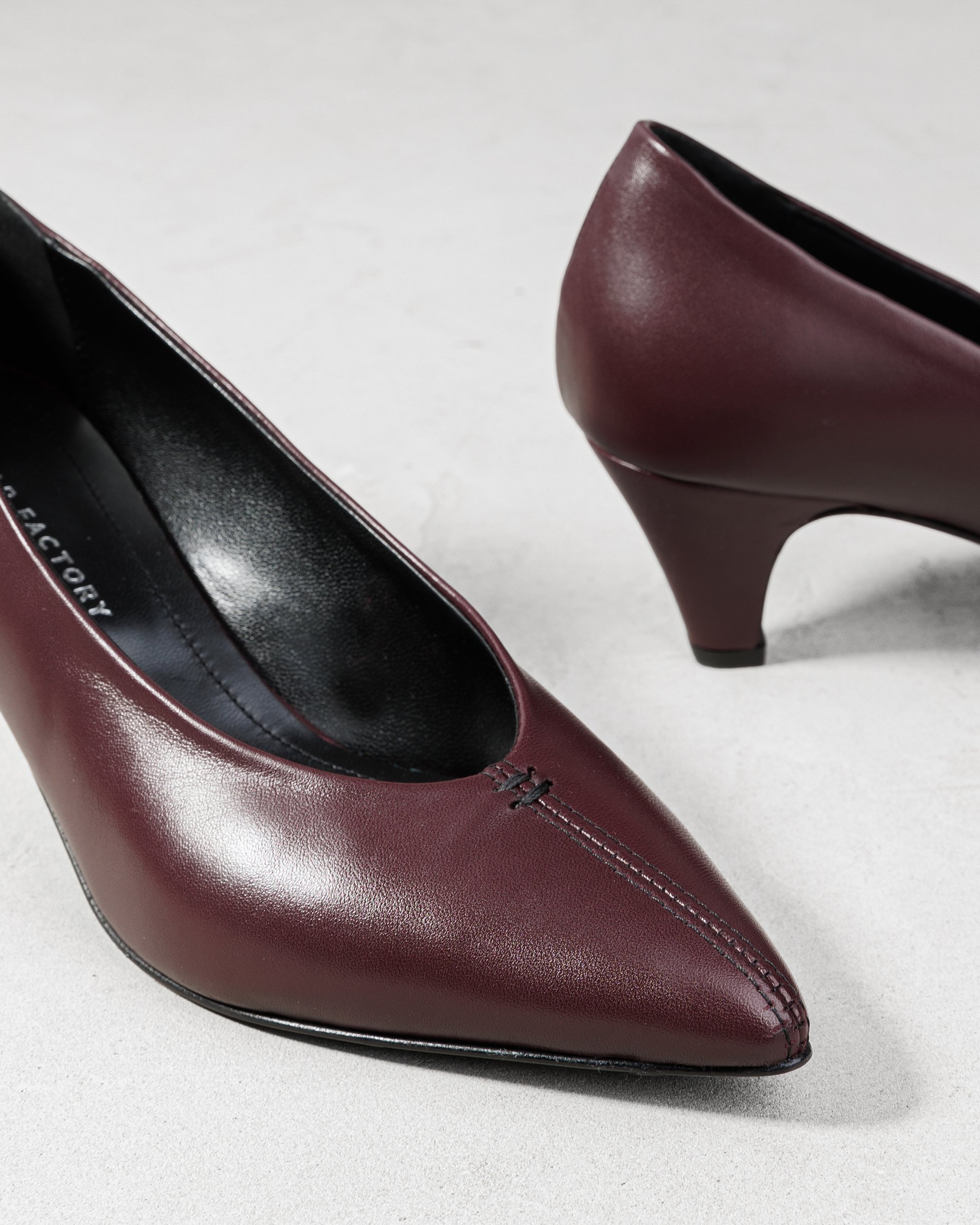 Кожаный туфли винного оттенка на каблуке - Image 4 of 4
