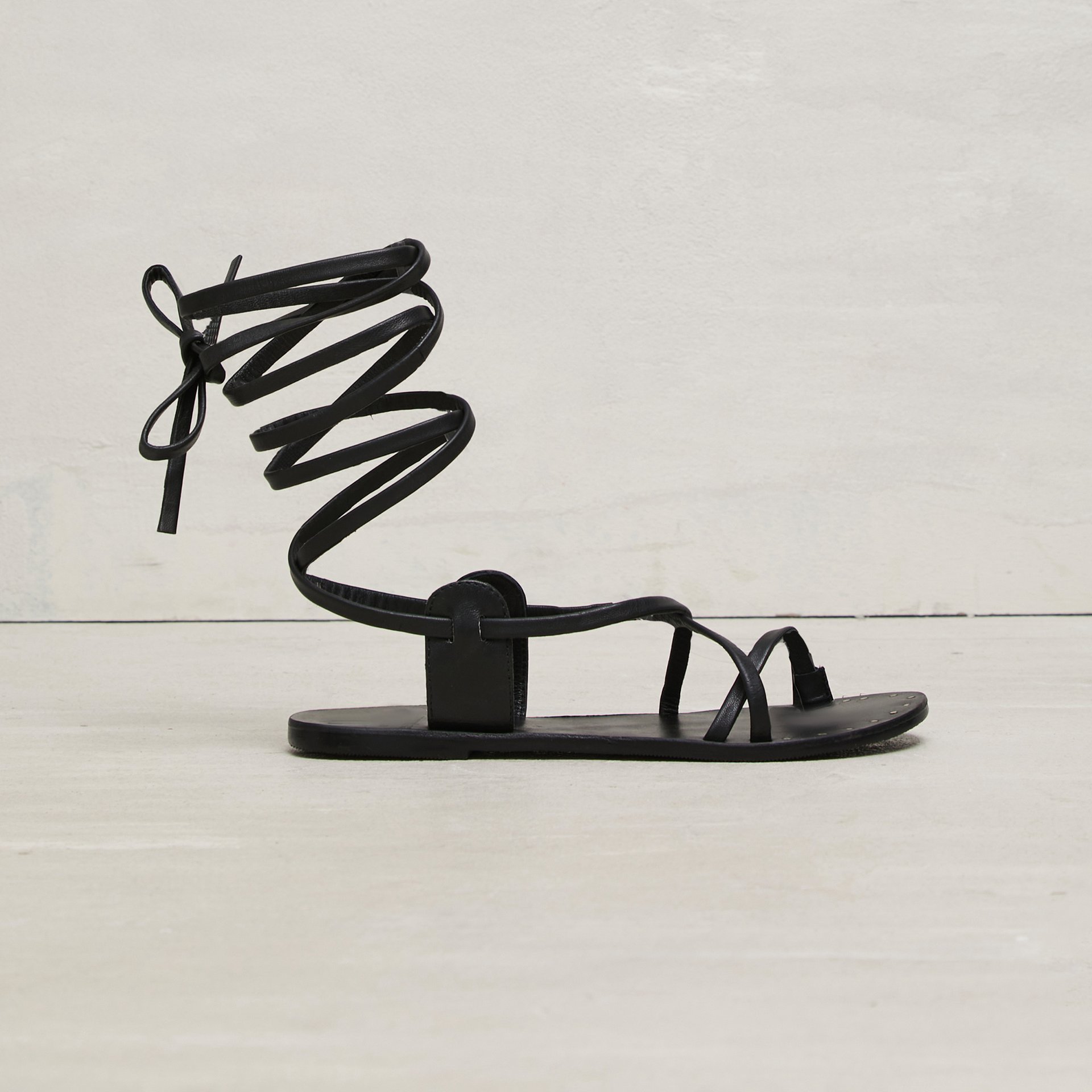 Черные кожаные гладиаторы - Main image