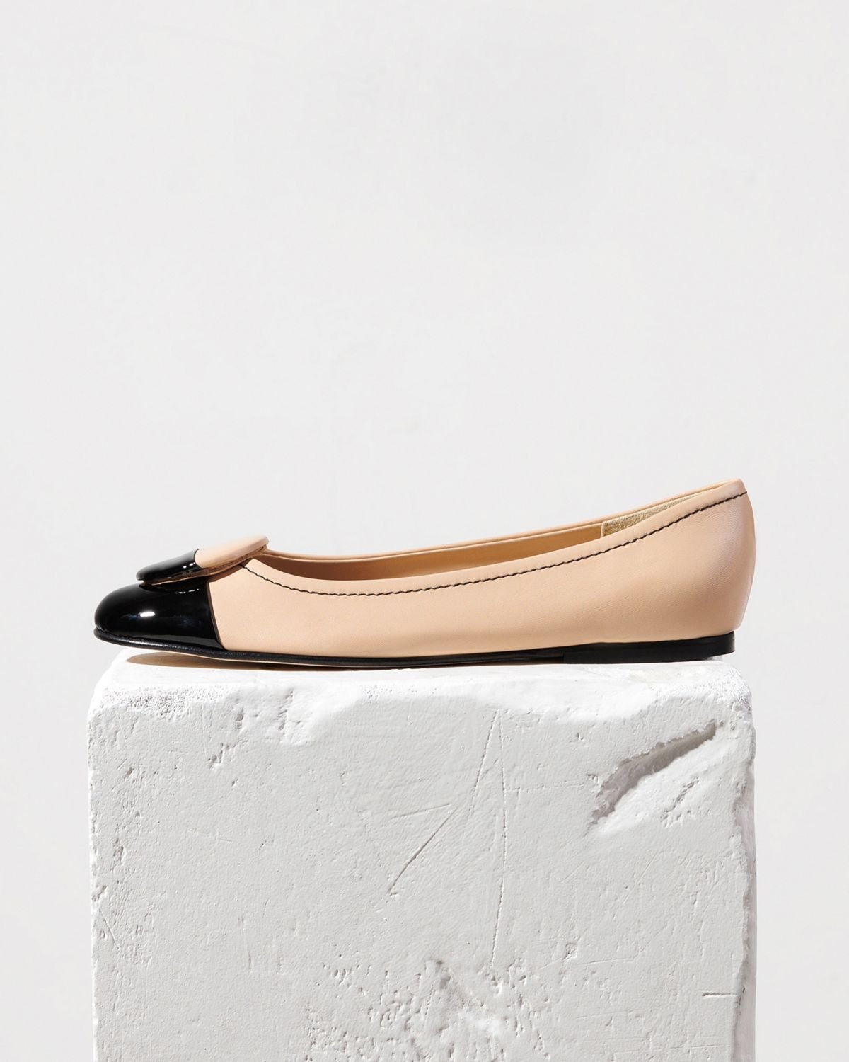 Бежевые кожаные балетки - Main image