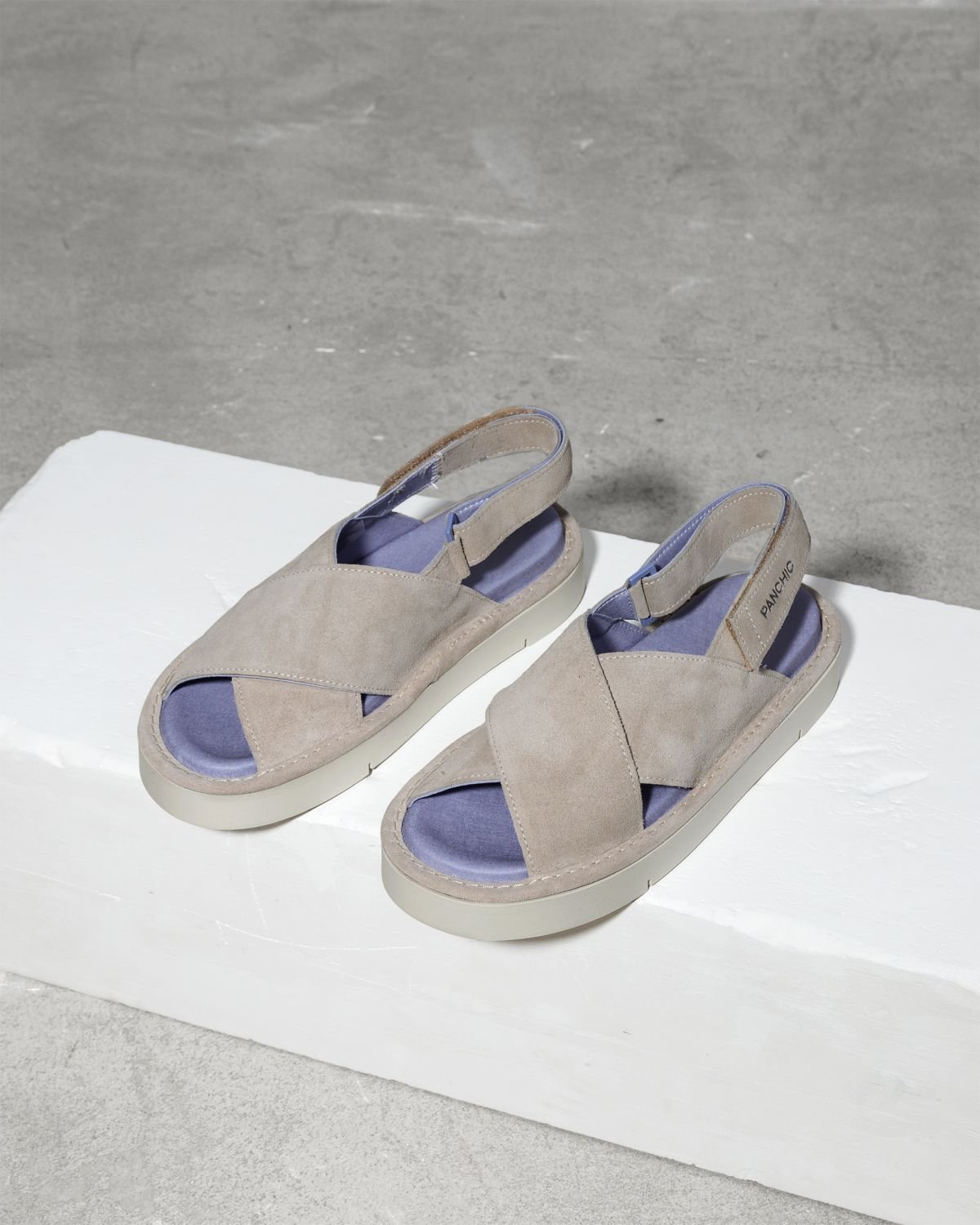 Светло-серые замшевые сандалии - Image 3 of 4