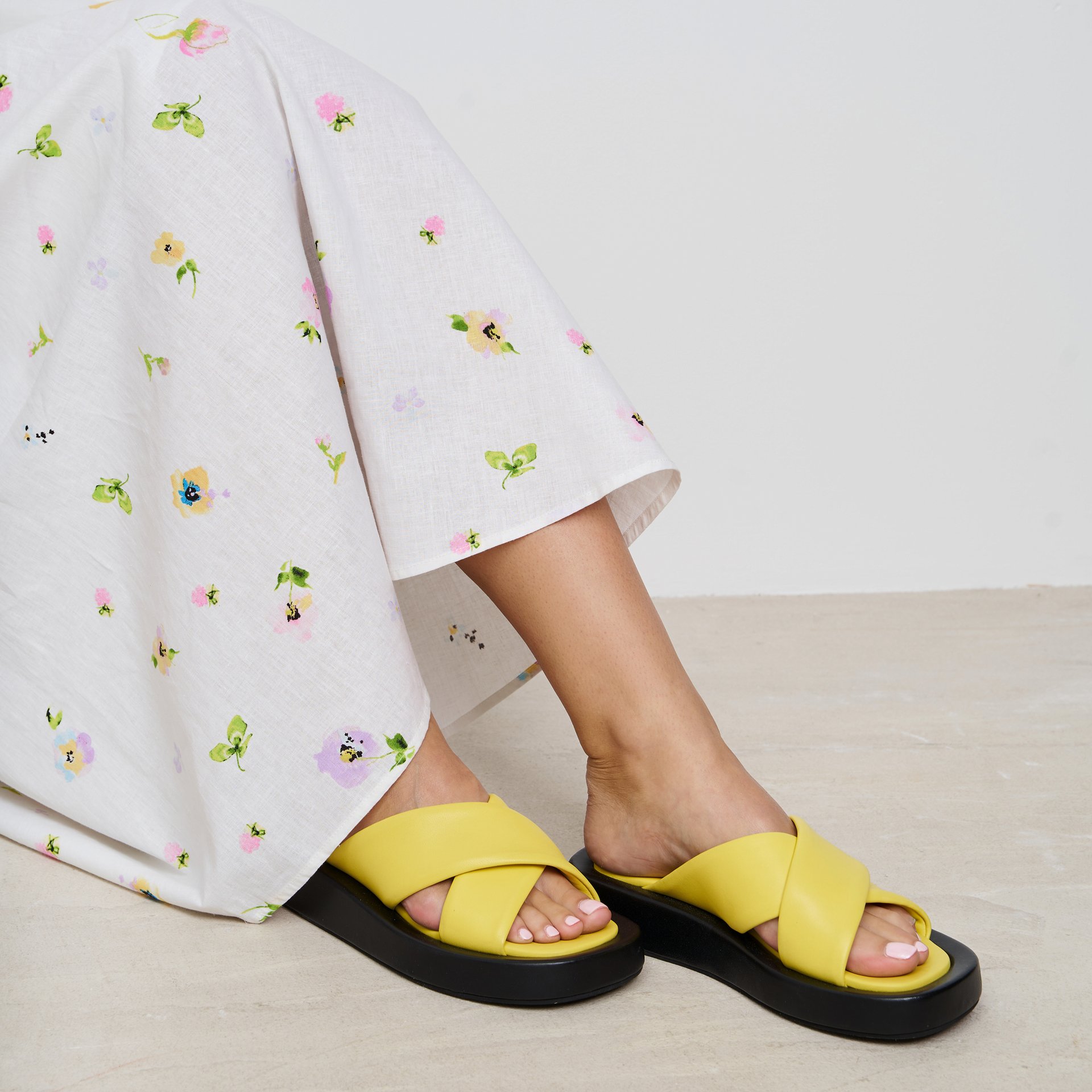 Желтые кожаные слайдеры - Image 5 of 5