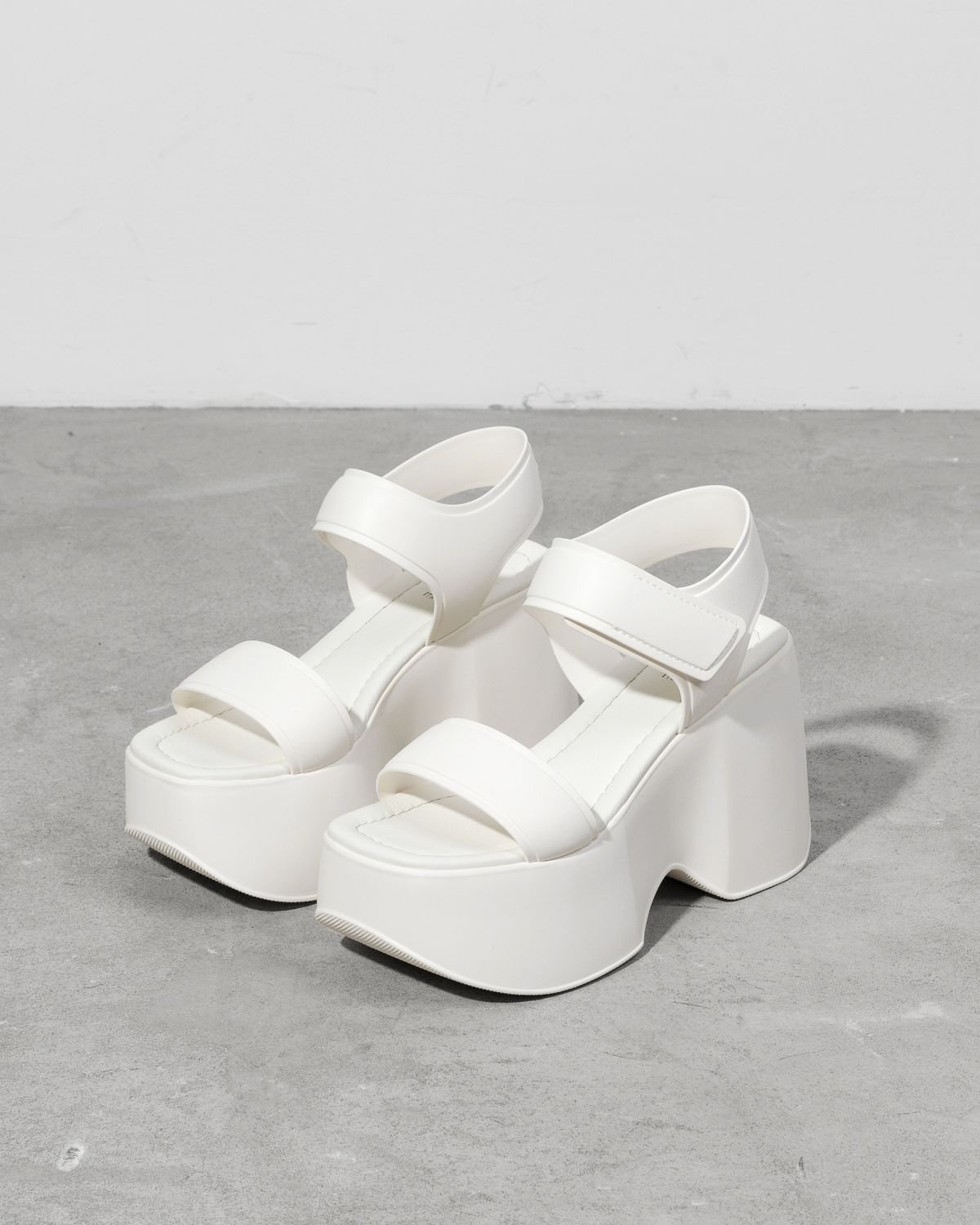 Белые босоножки - Image 3 of 7