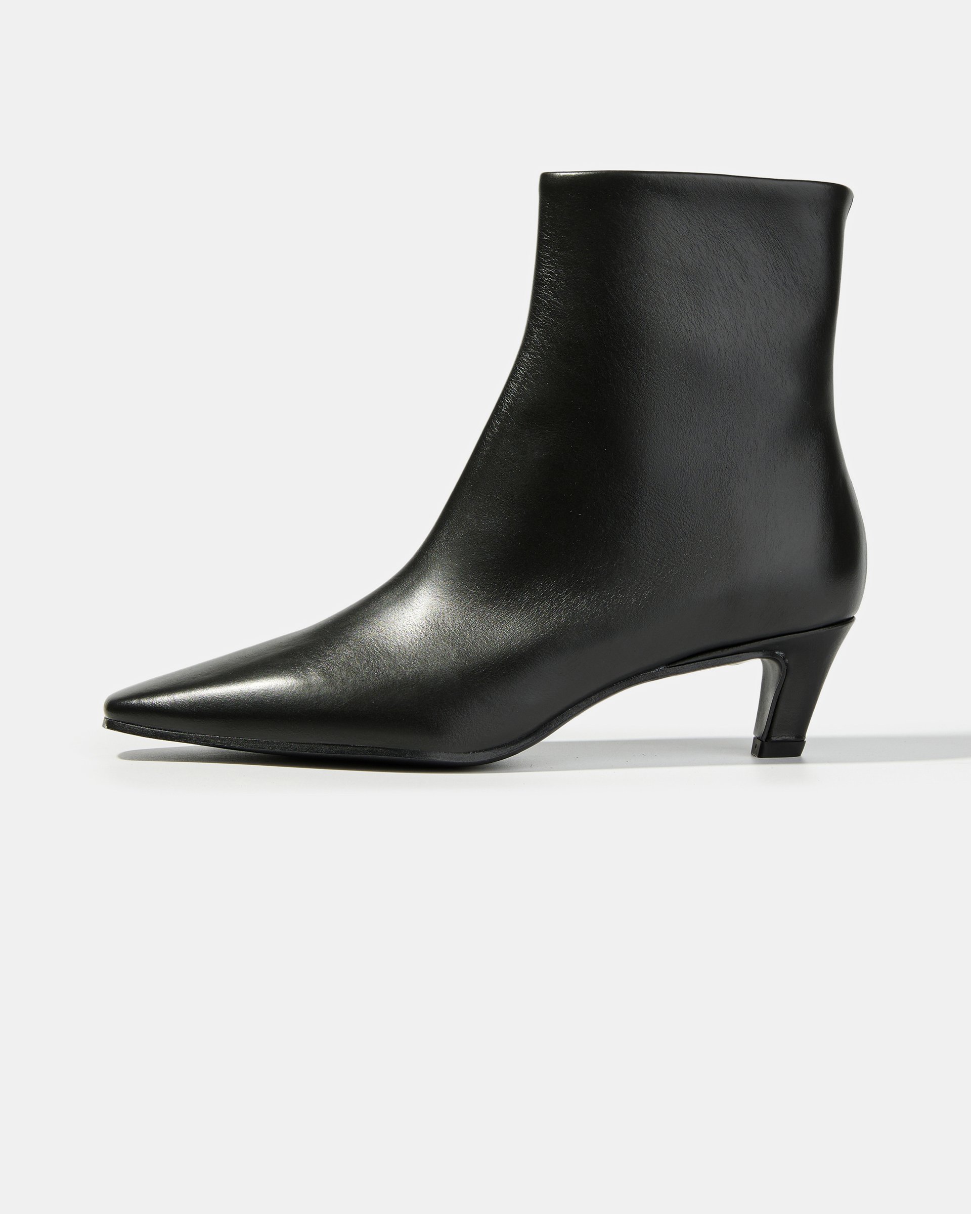 Черные ботильоны из натуральной кожи - Main image