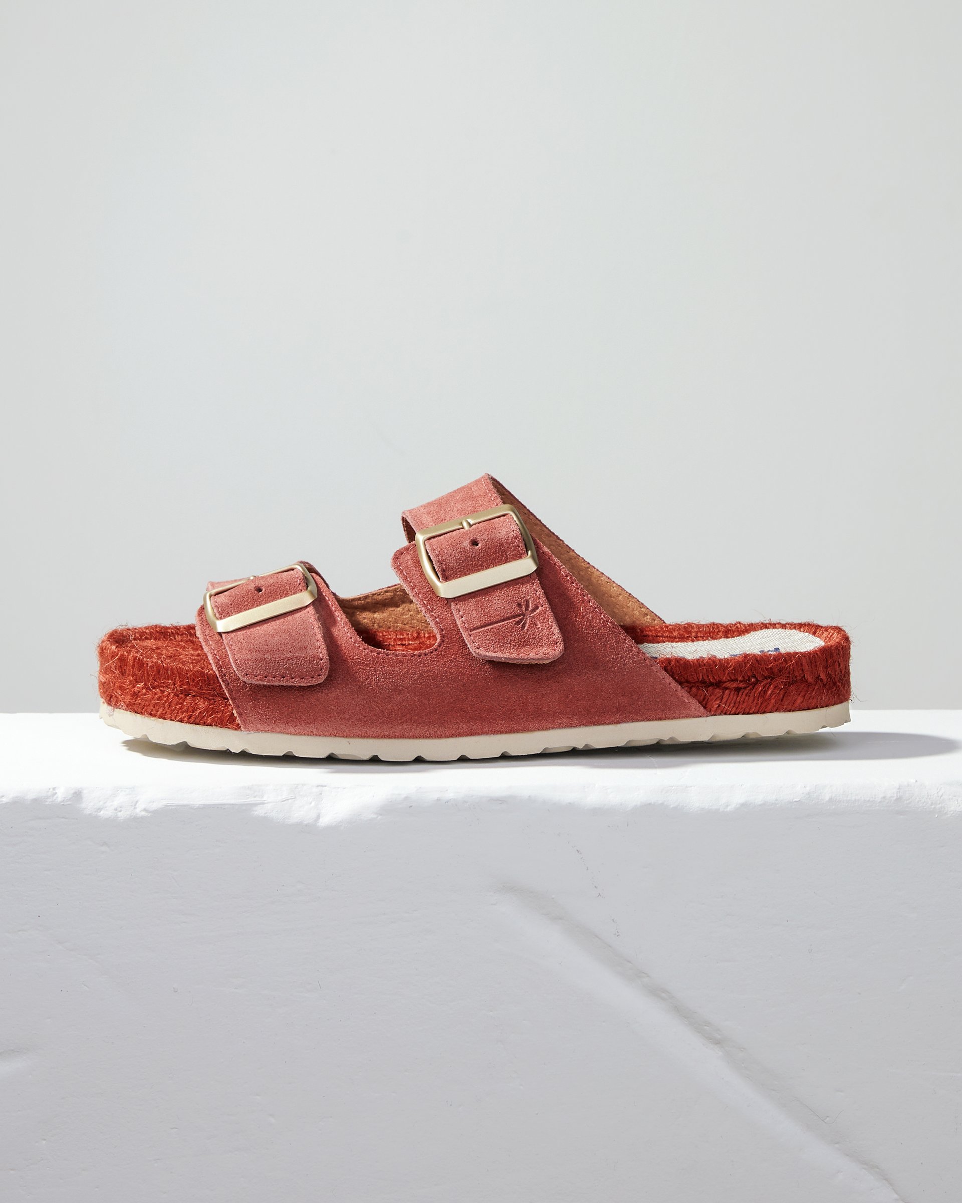 Бордовые замшевые шлепанцы