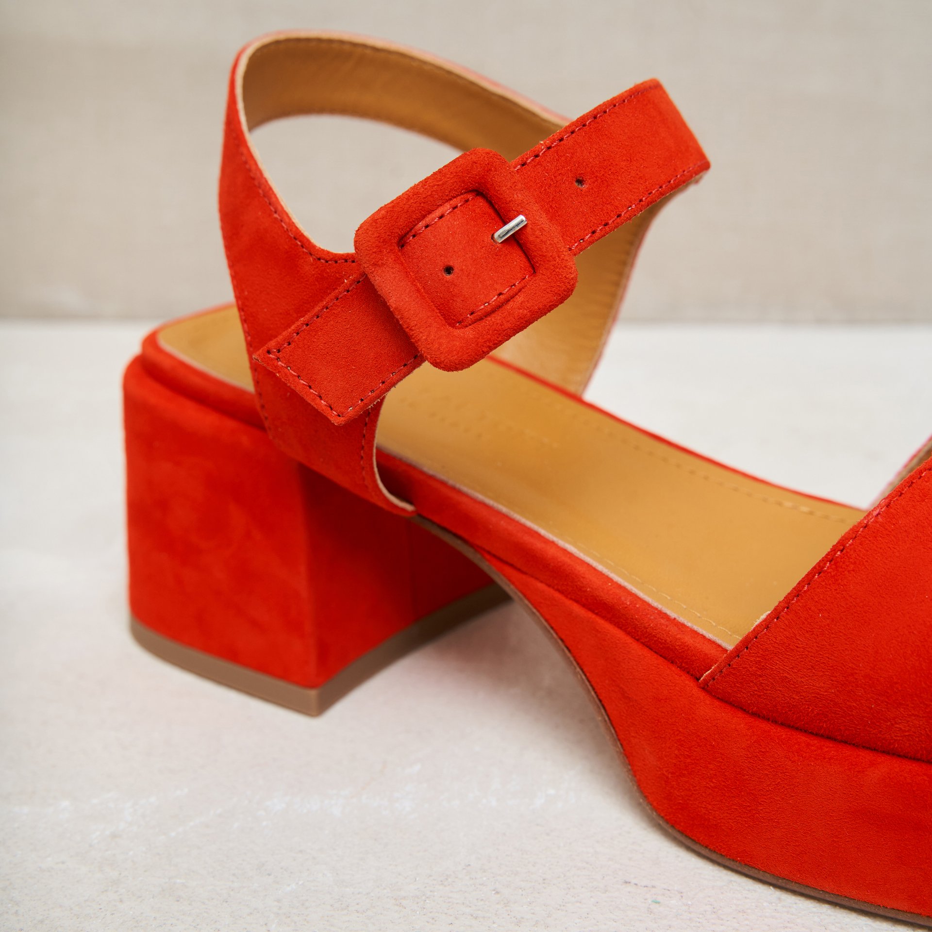 Красные замшевые босоножки - Image 4 of 6