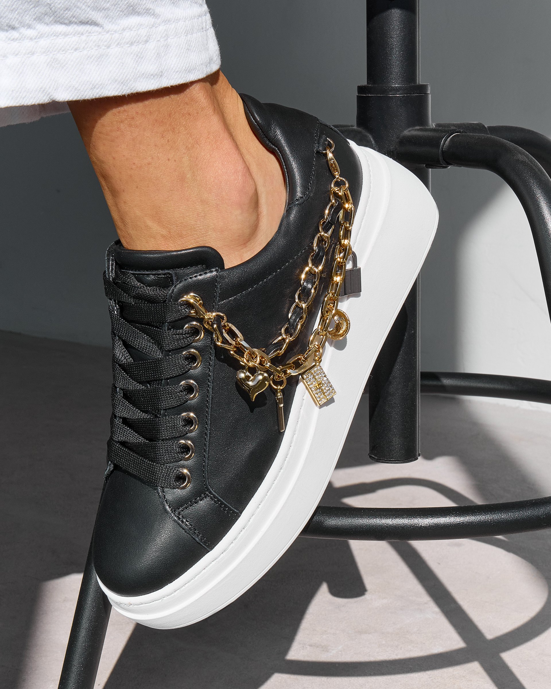 Черно-белые кожаные кроссовки - Image 6 of 7