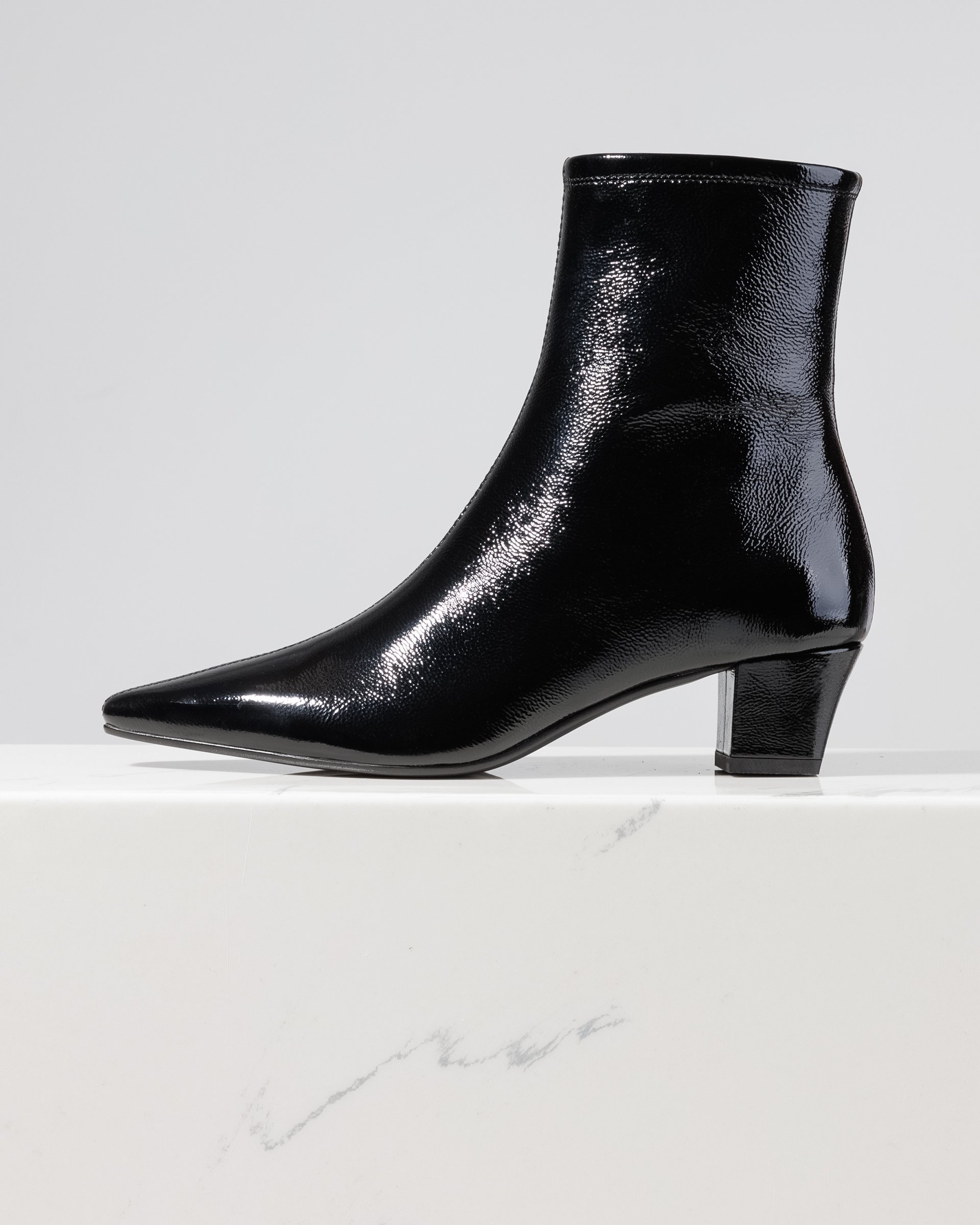 Черные лакированные ботильоны - Main image