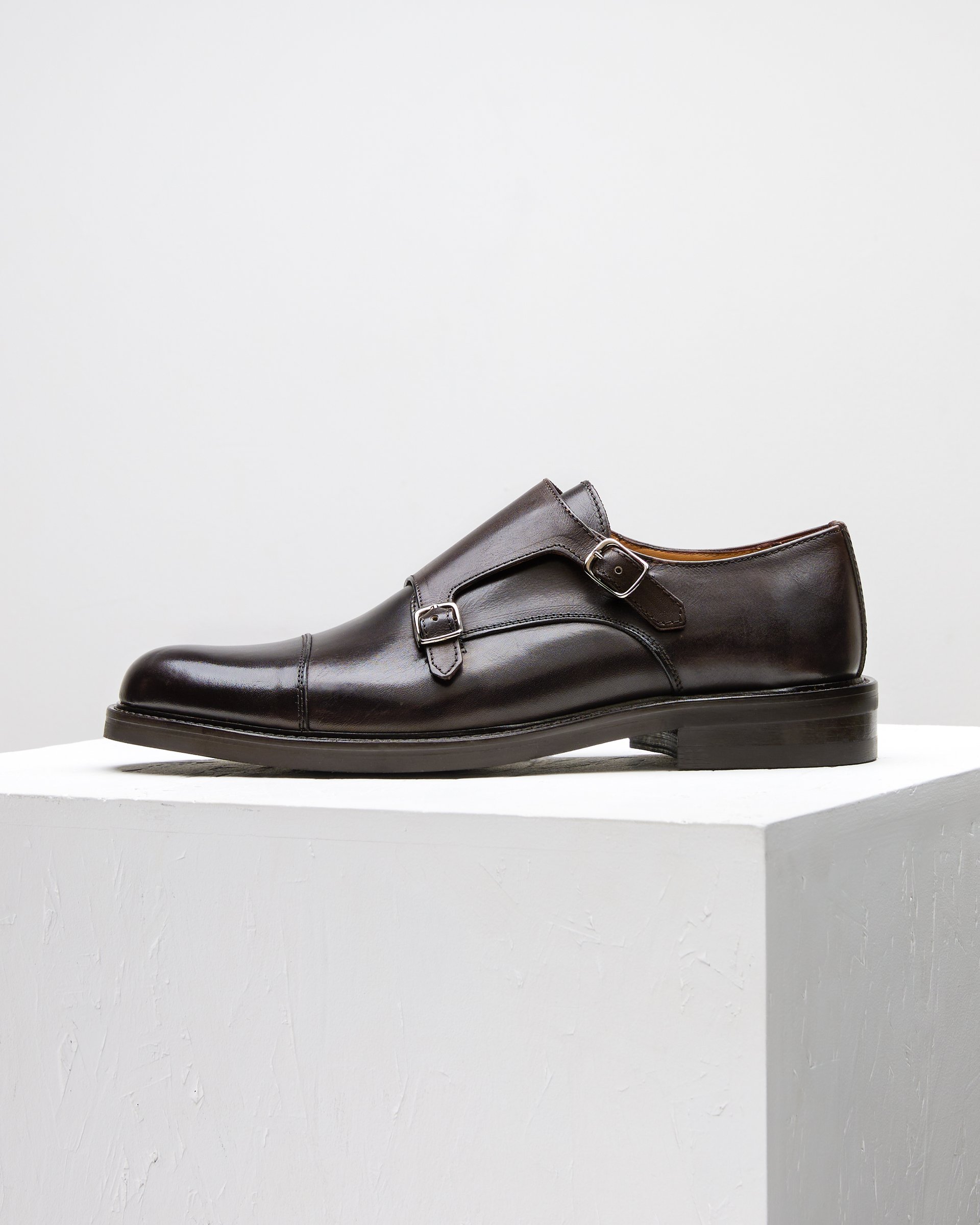 Темно-коричневые кожаные туфли